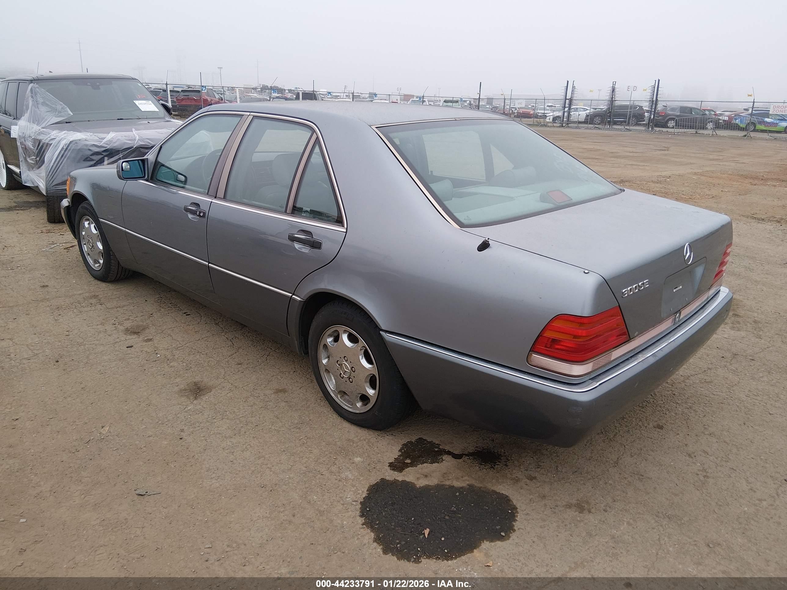 MERCEDES-BENZ 300 image 3