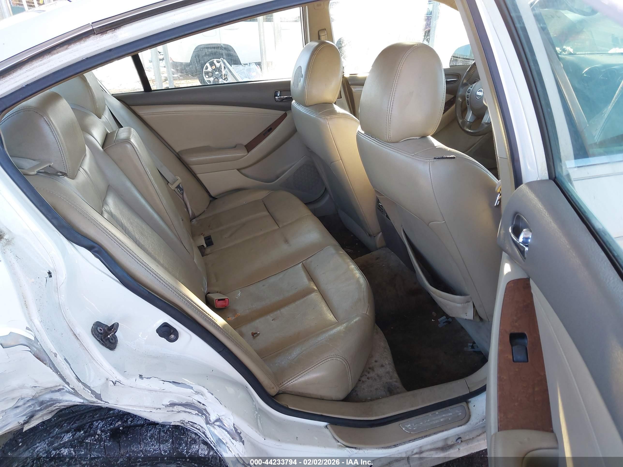 NISSAN ALTIMA image 8