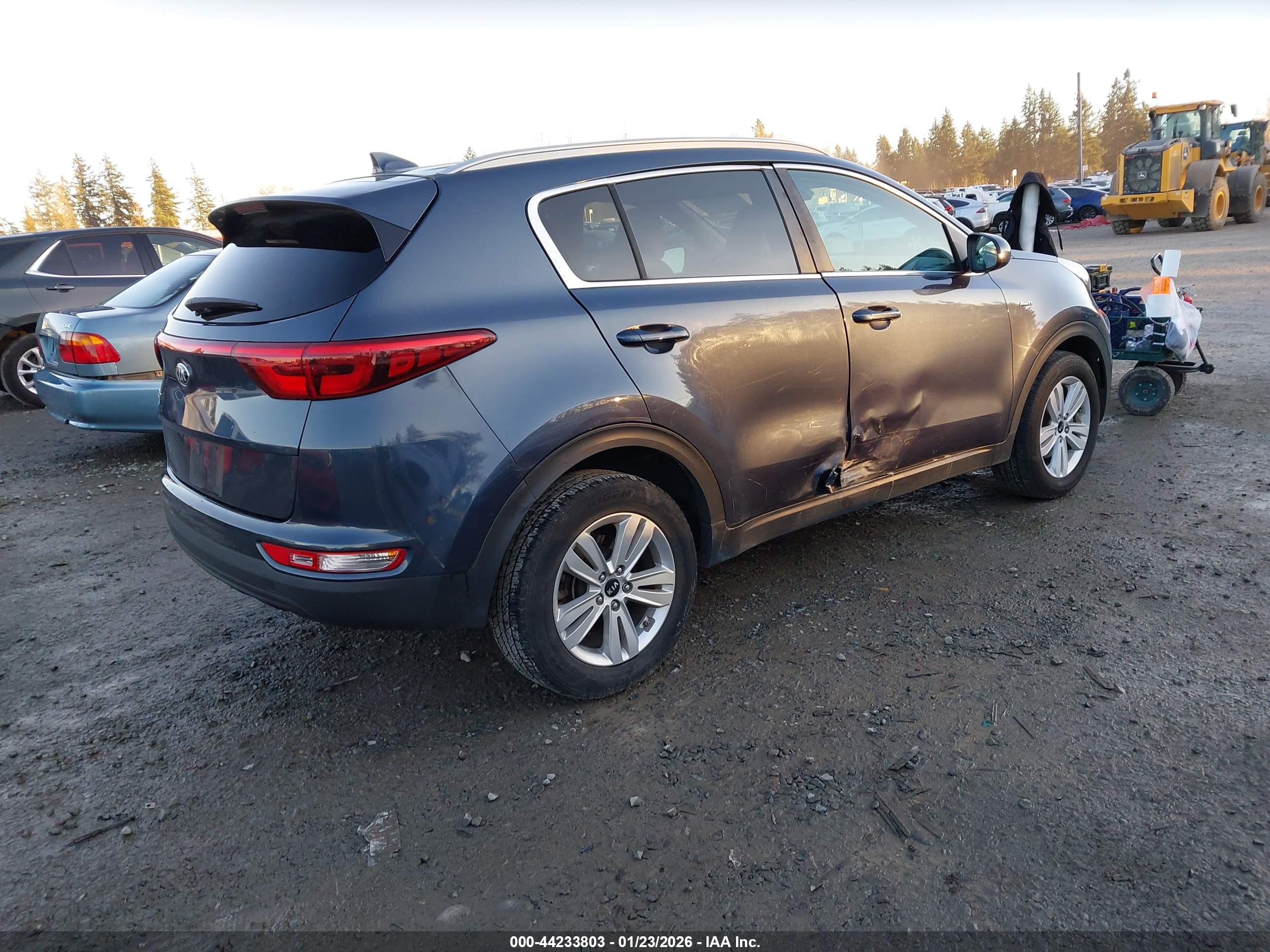 KIA SPORTAGE image 4