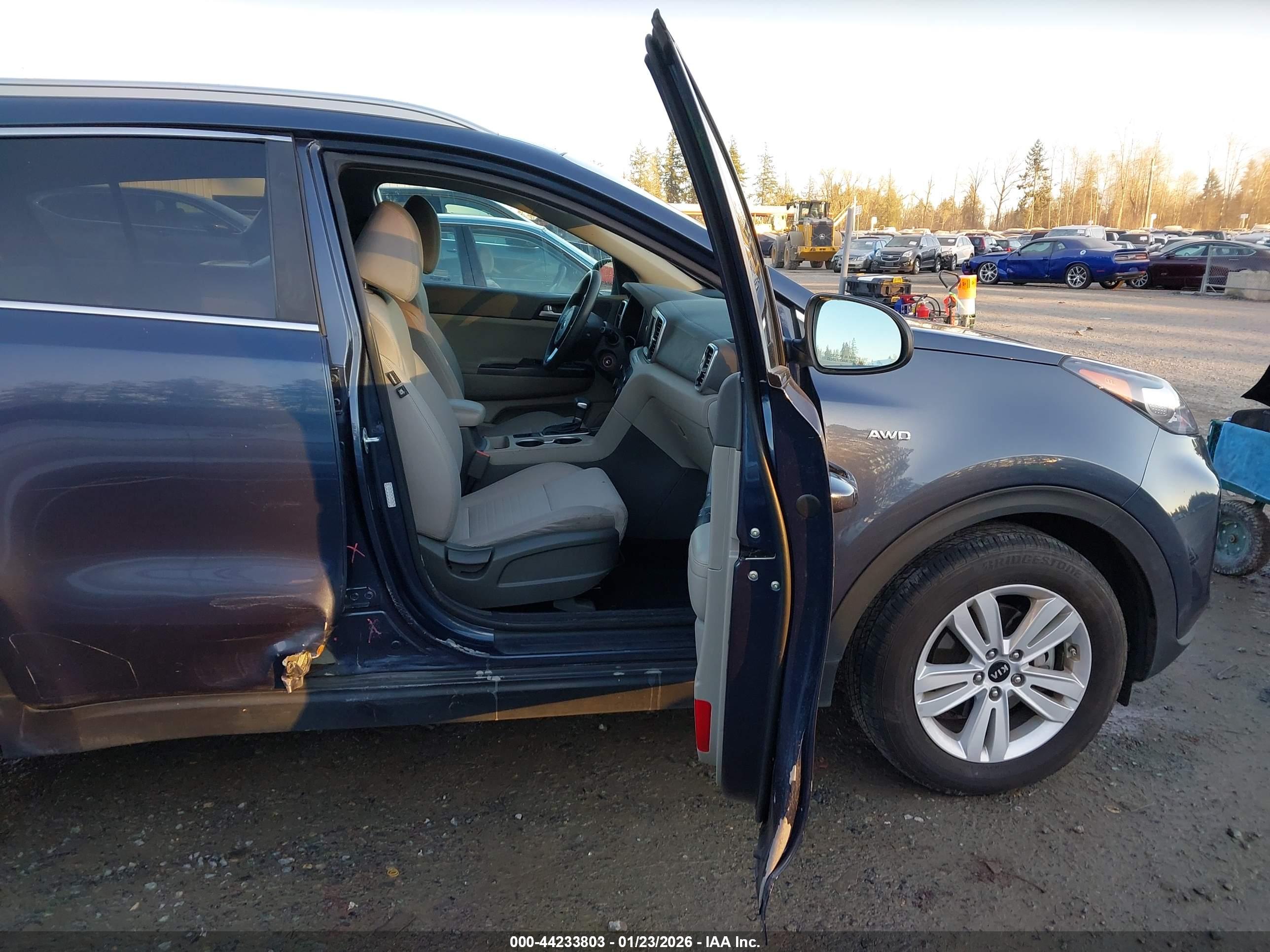 KIA SPORTAGE image 5