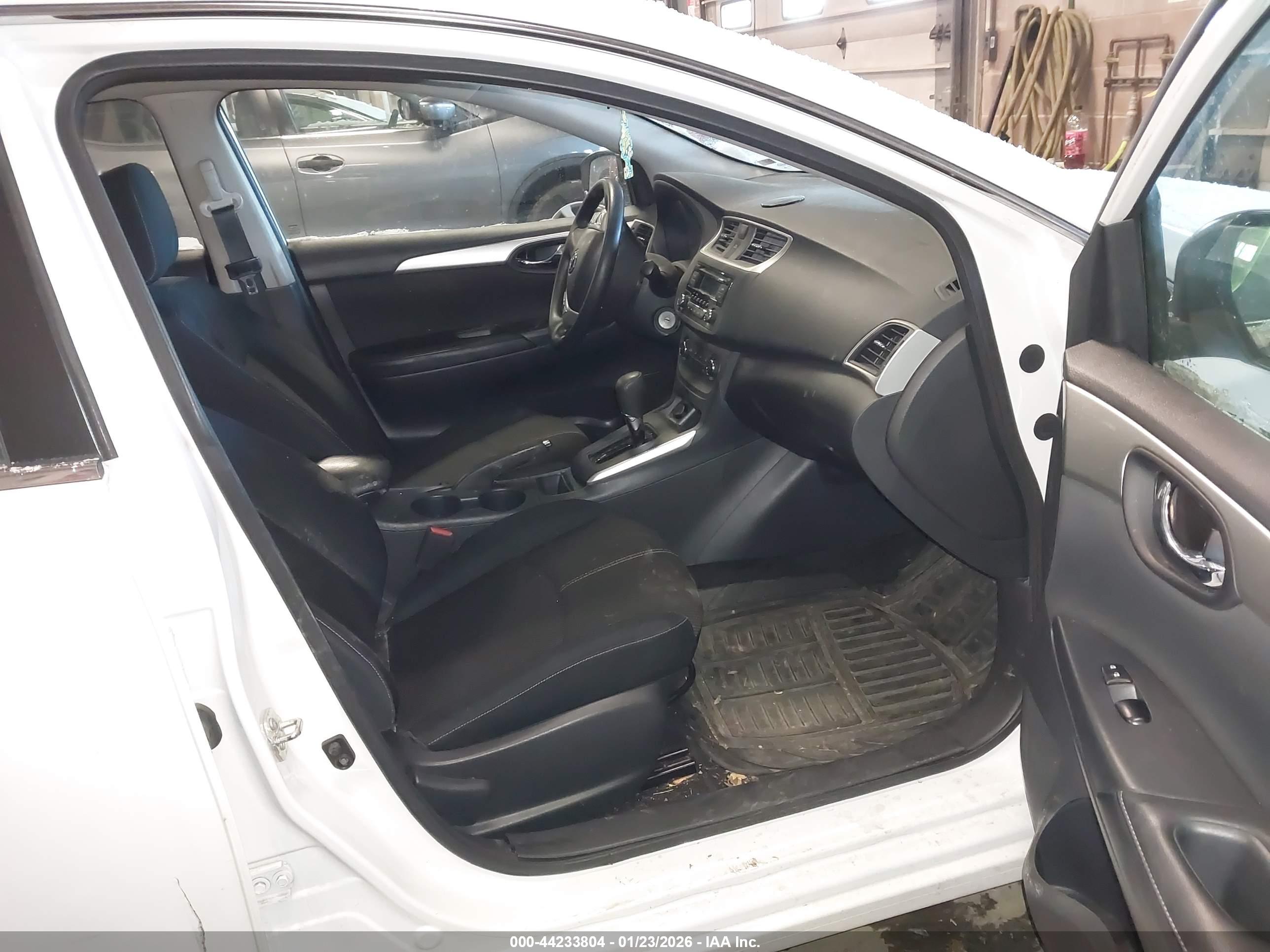 NISSAN SENTRA image 5