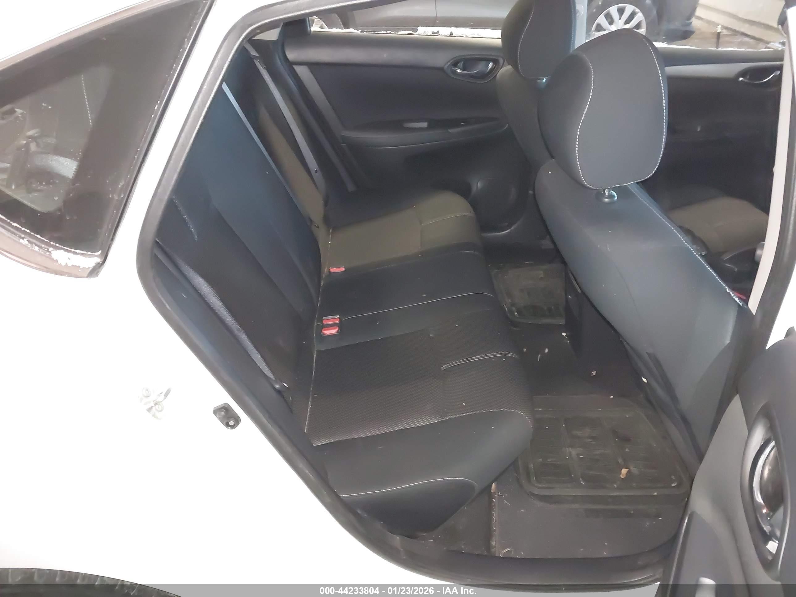 NISSAN SENTRA image 8