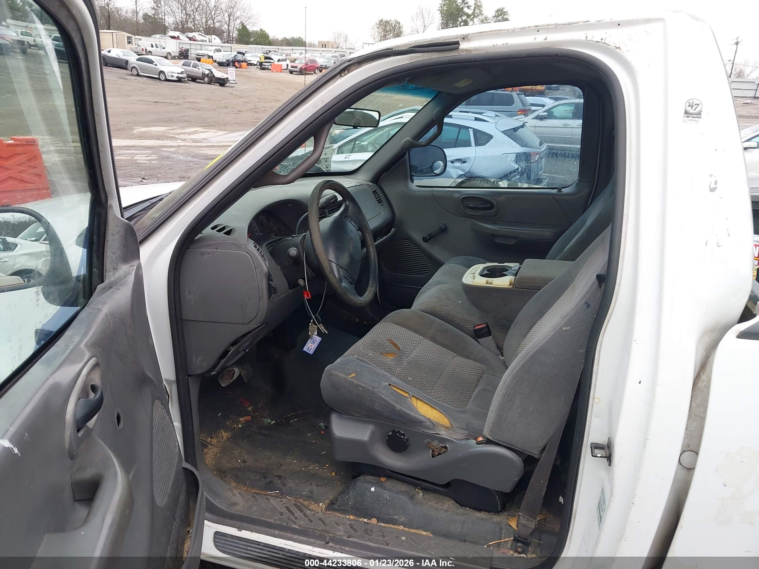 FORD F-150 image 8