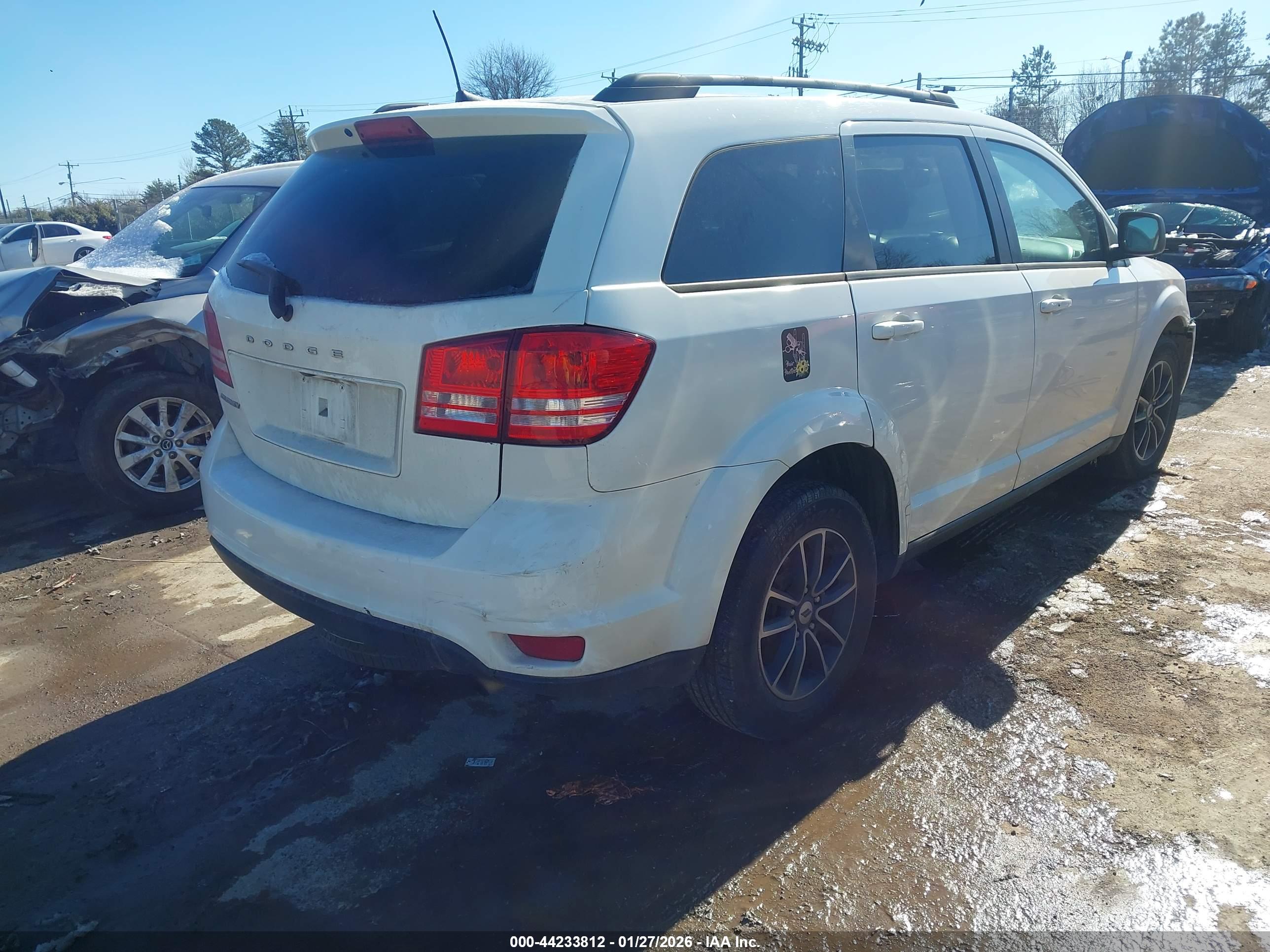 DODGE JOURNEY image 4