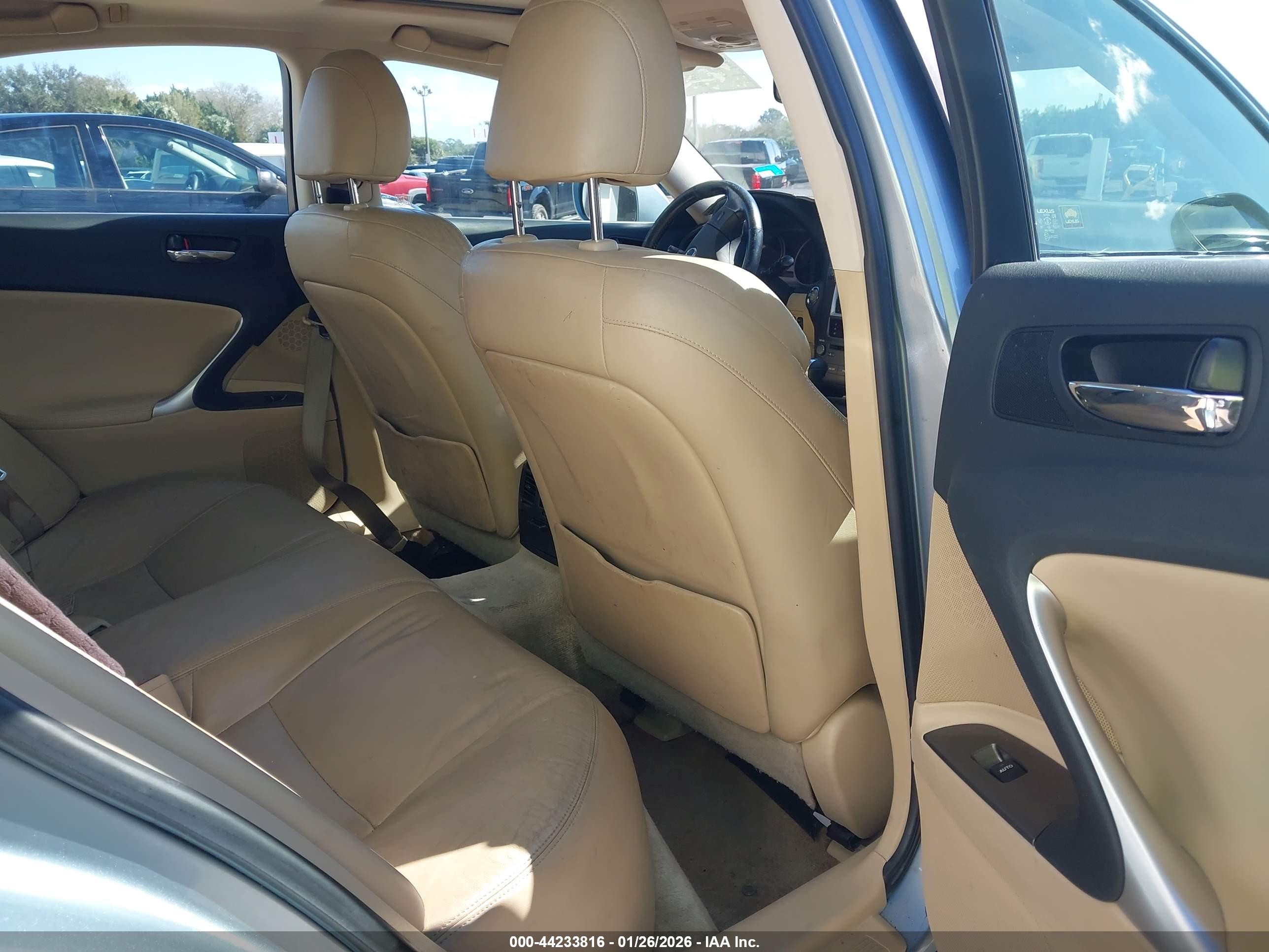 LEXUS IS image 8