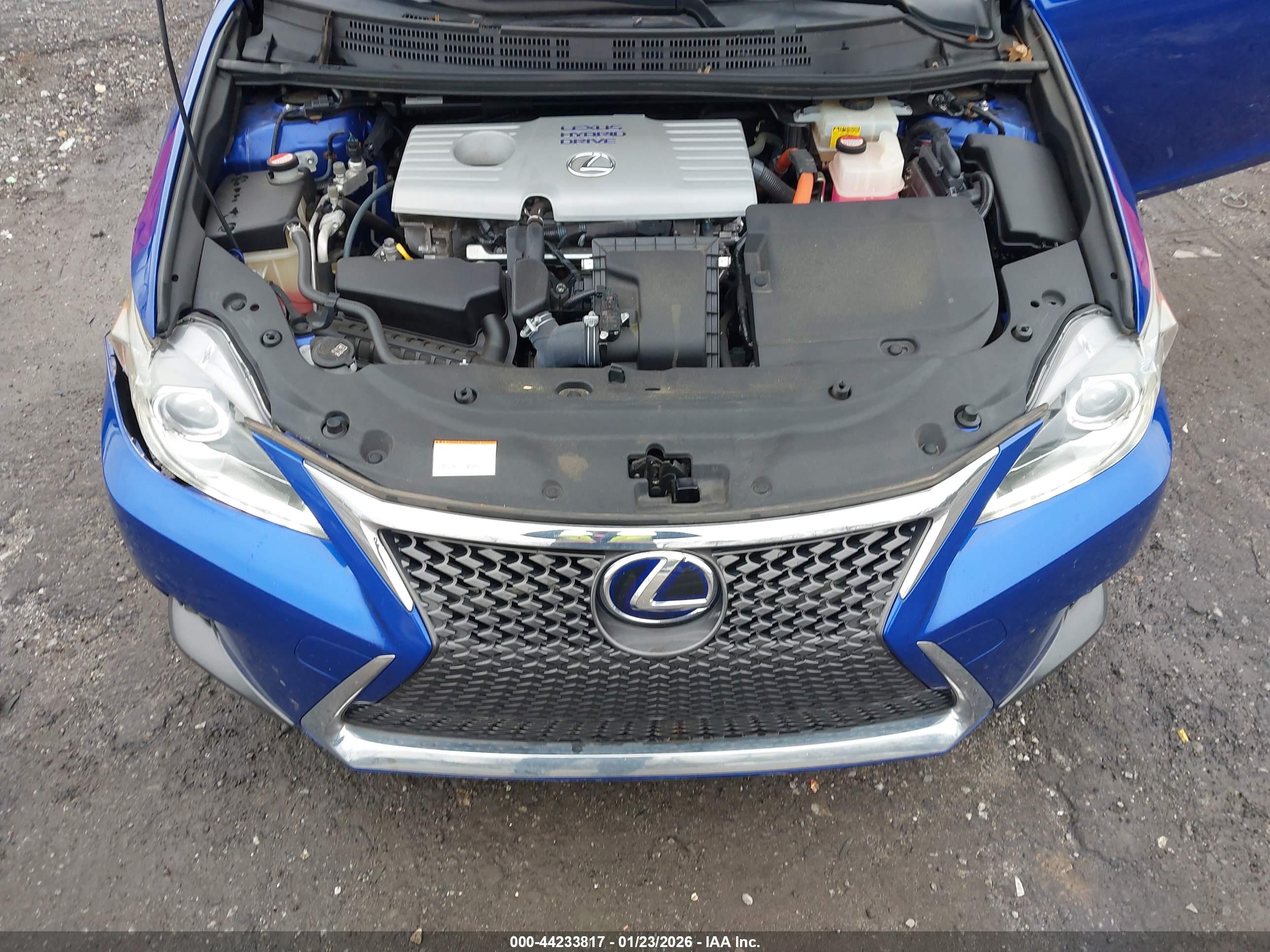 LEXUS CT image 10
