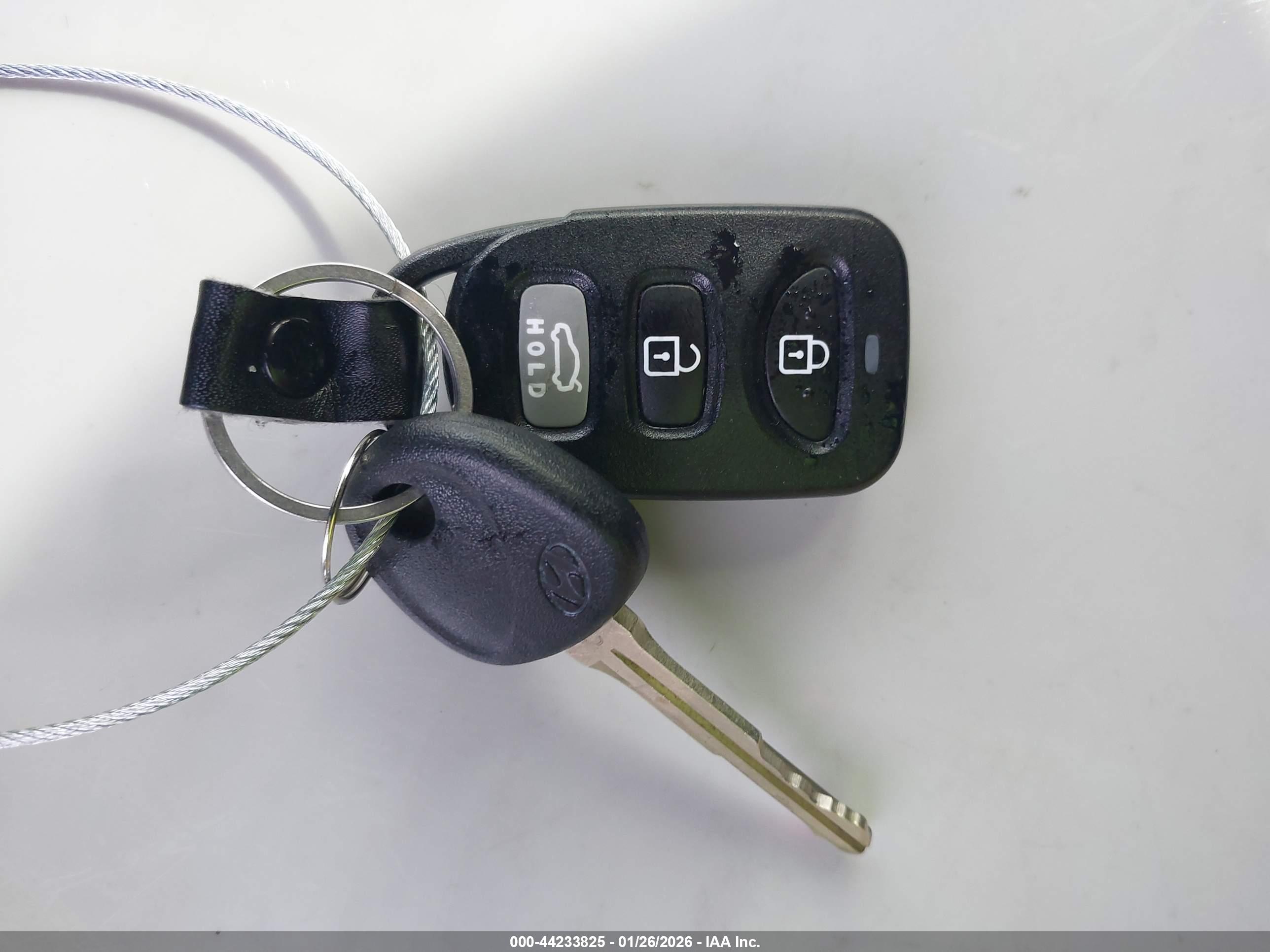 HYUNDAI ELANTRA image 11