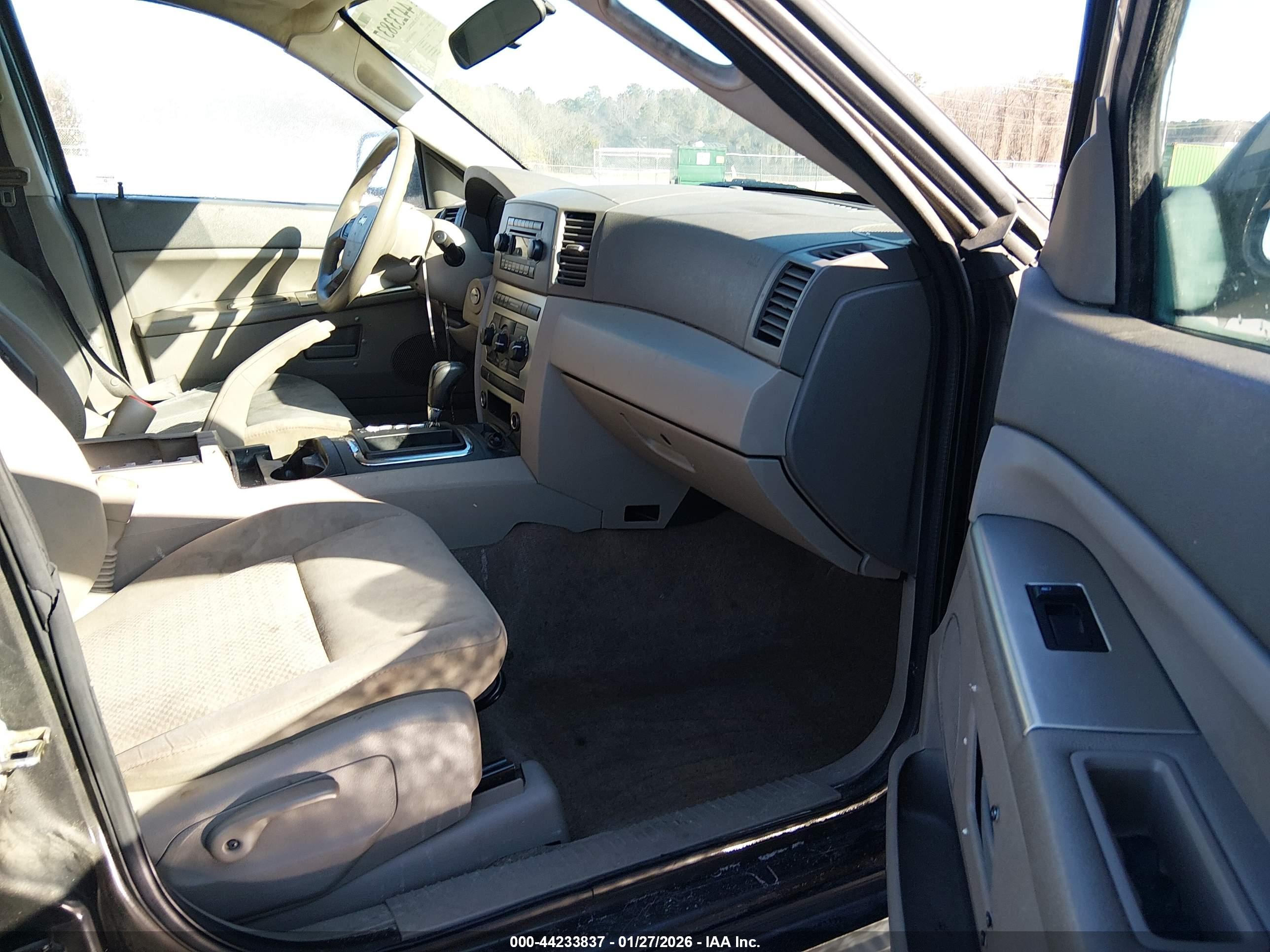JEEP GRAND image 5