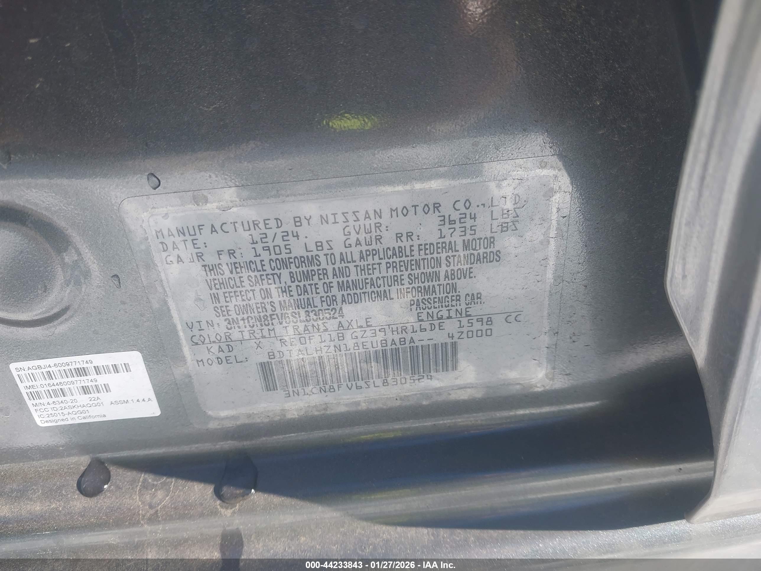 NISSAN VERSA image 9