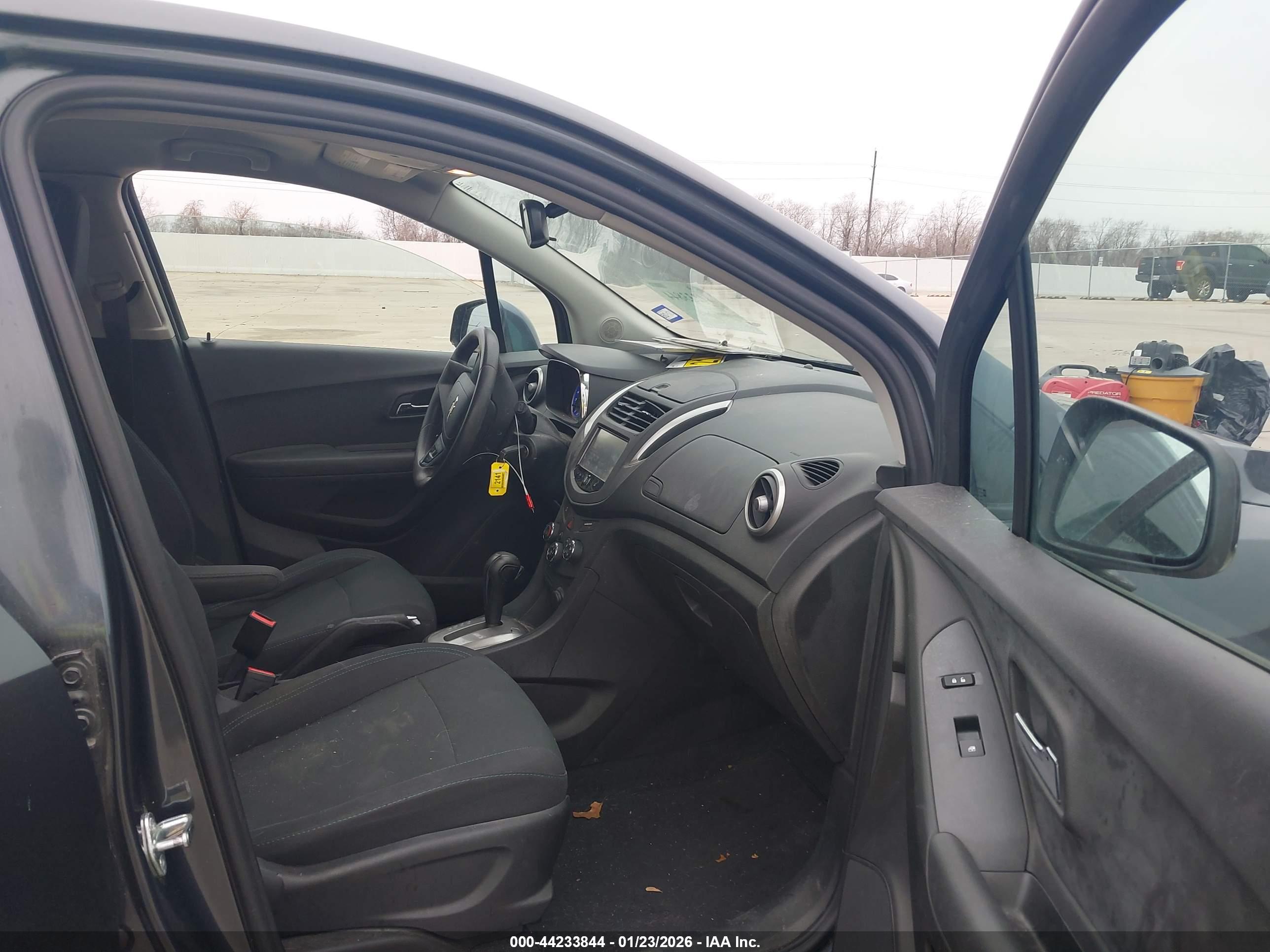 CHEVROLET TRAX image 5