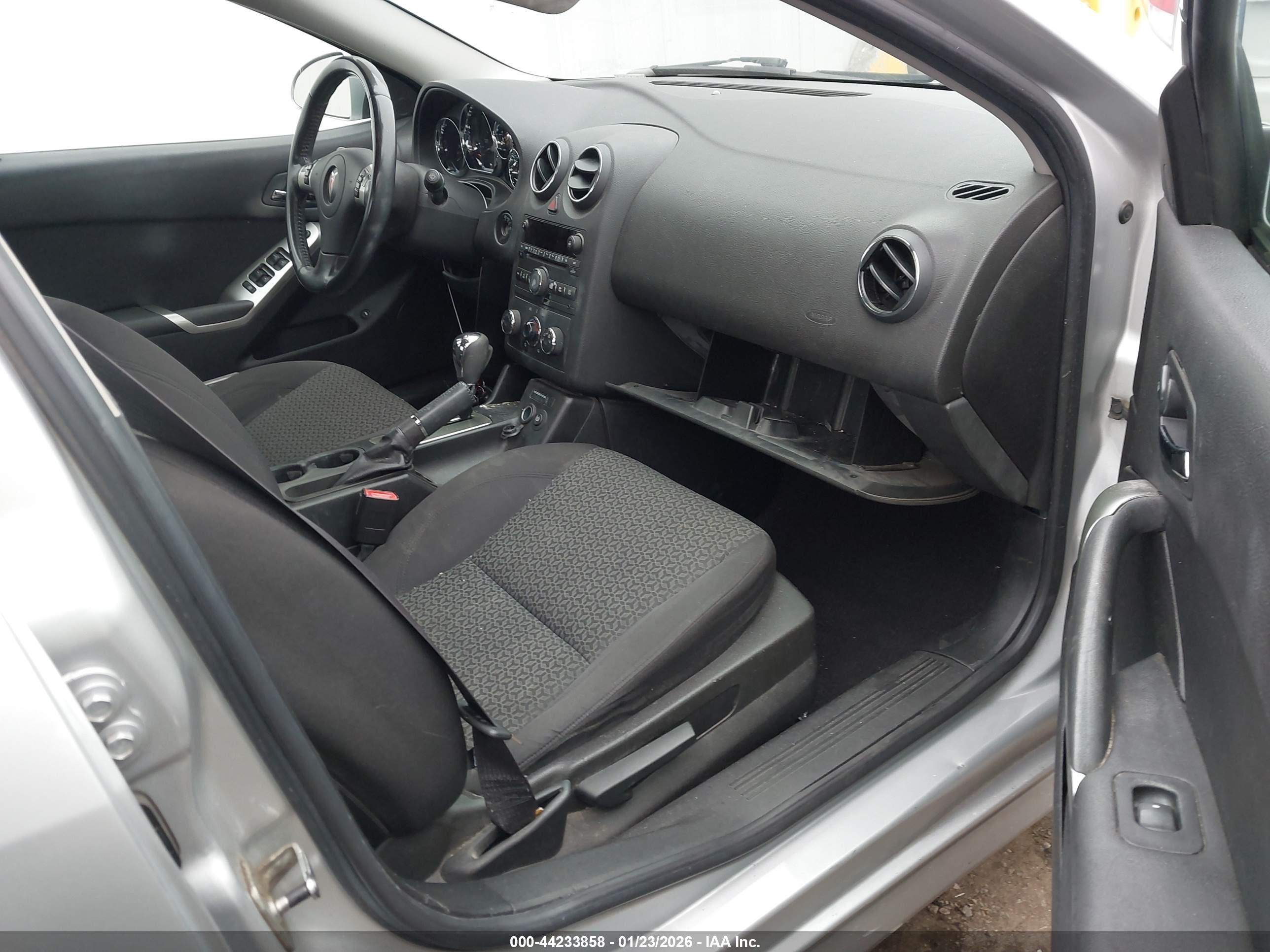 PONTIAC G6 image 5