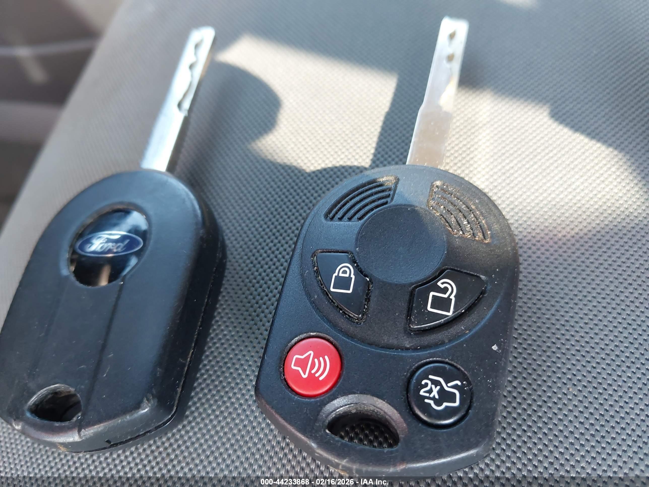 FORD ESCAPE image 11