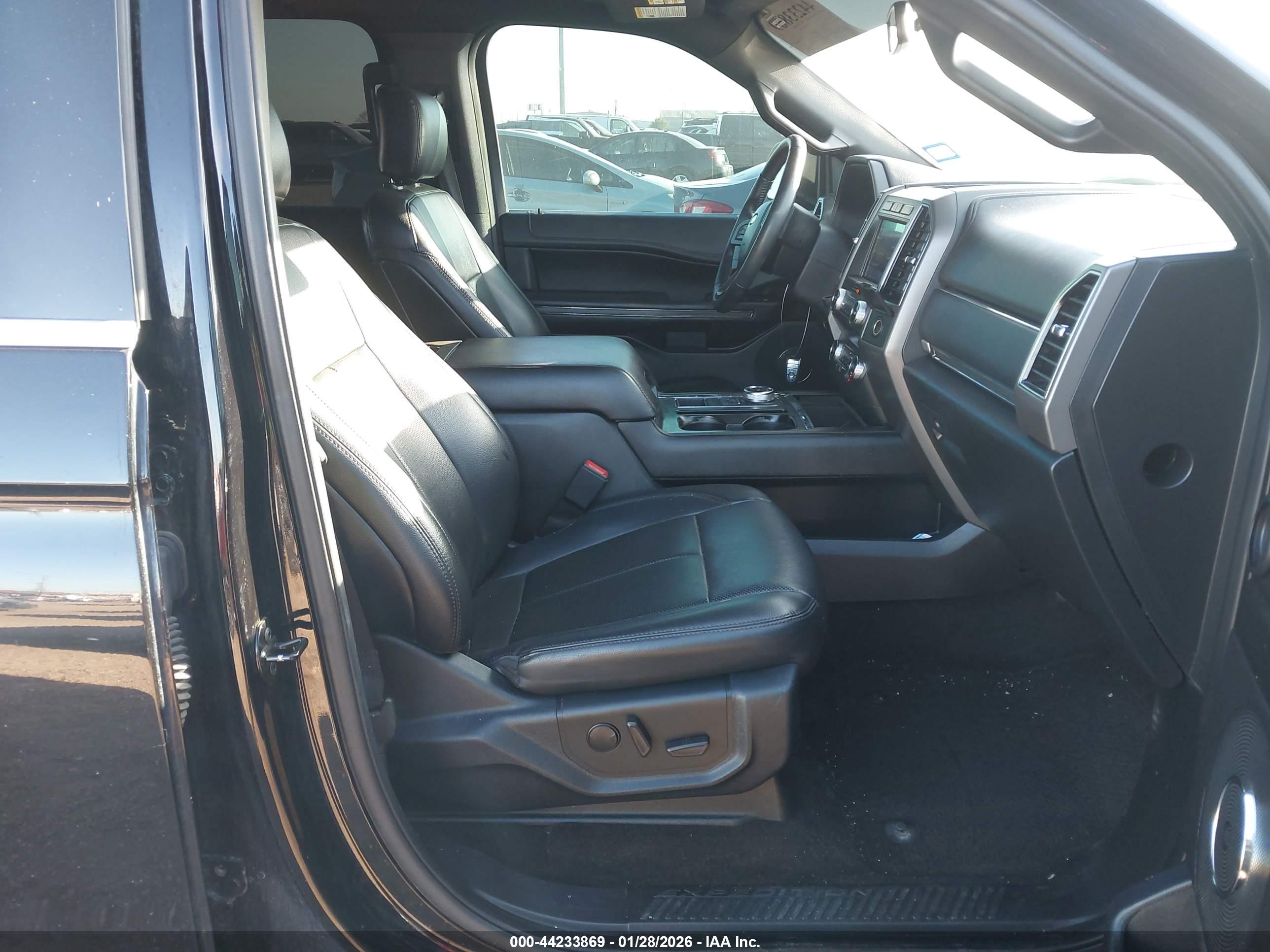 FORD EXPEDITION image 5