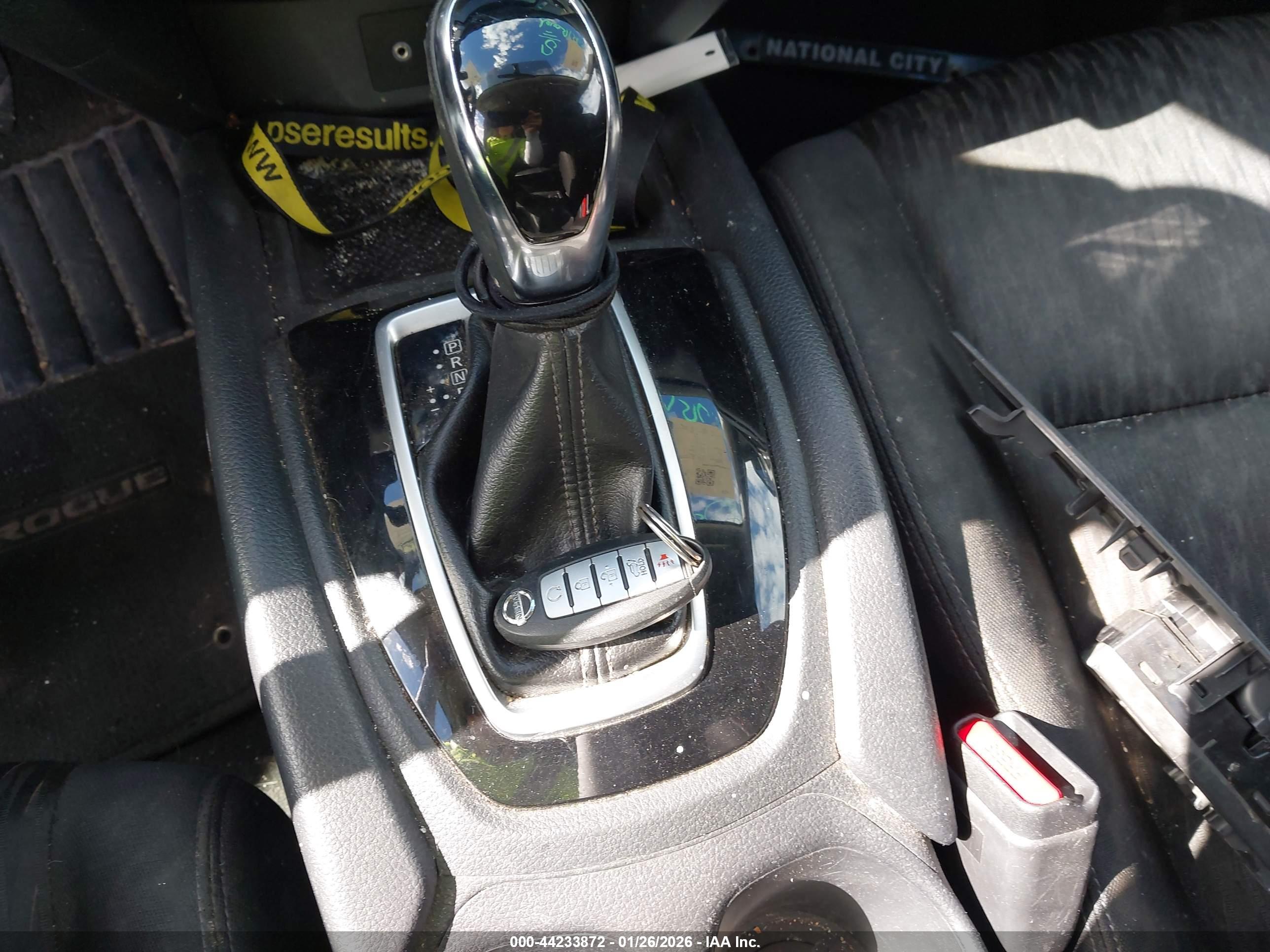 NISSAN ROGUE image 11