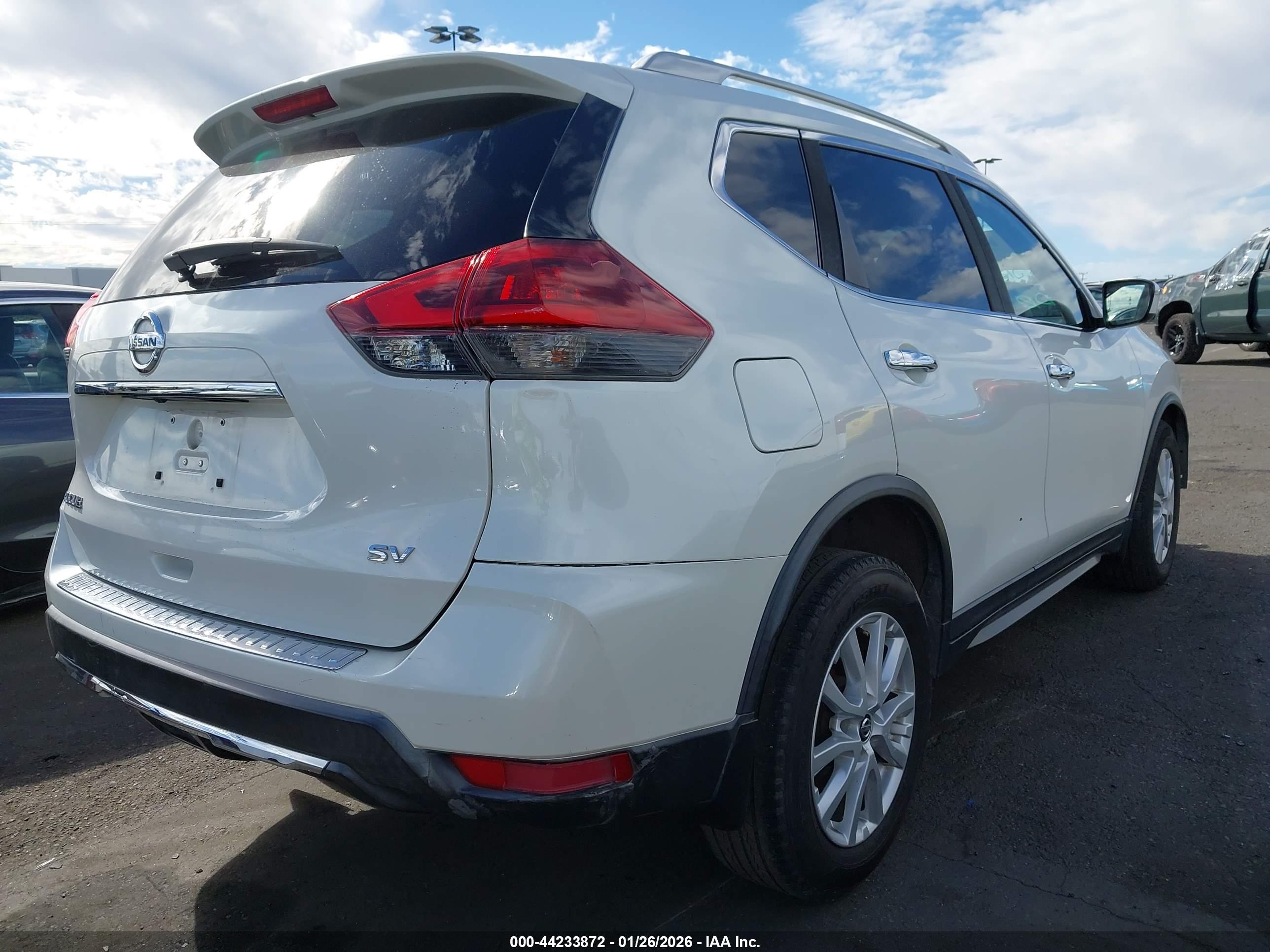 NISSAN ROGUE image 4