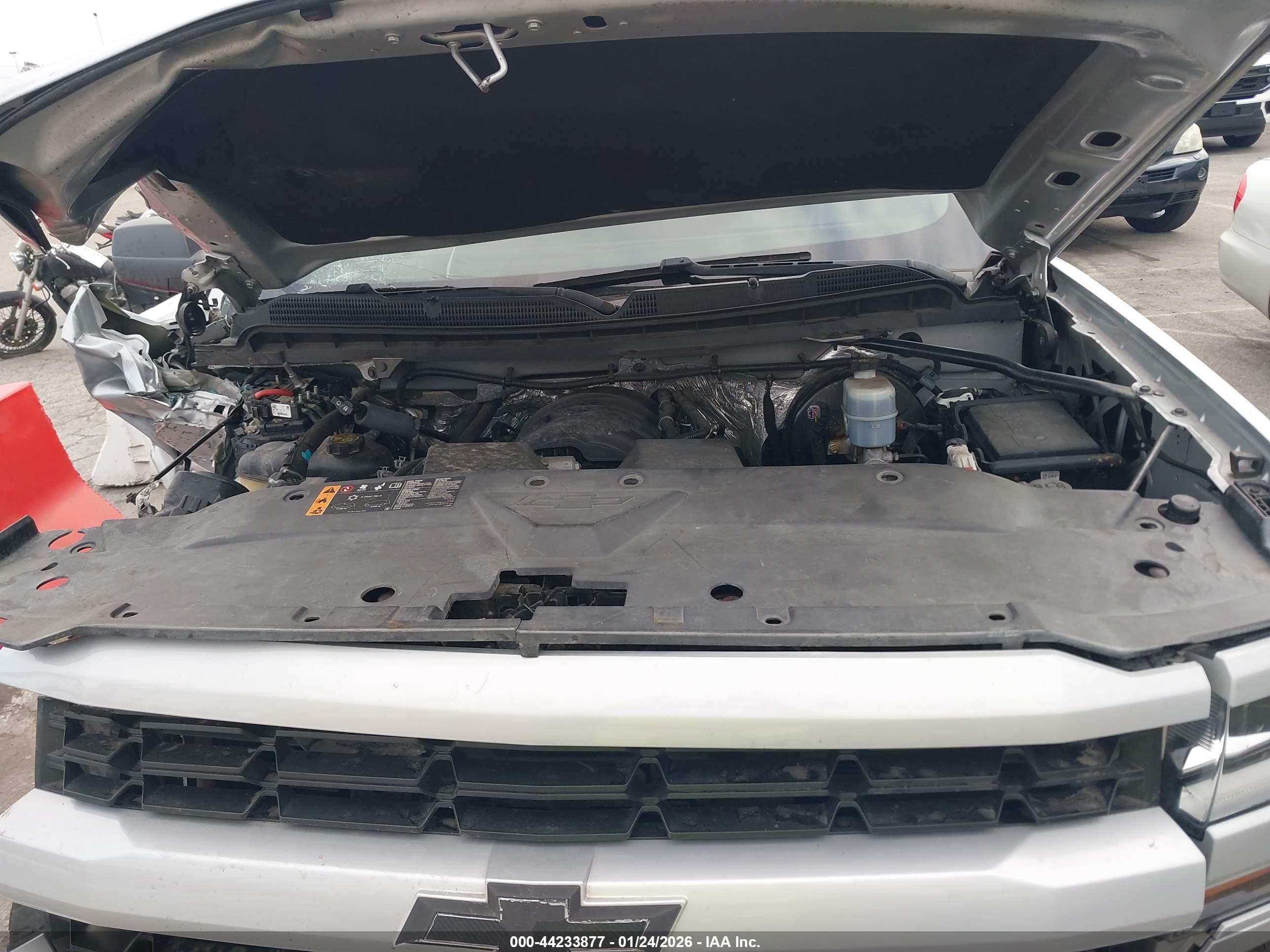 CHEVROLET SILVERADO image 10