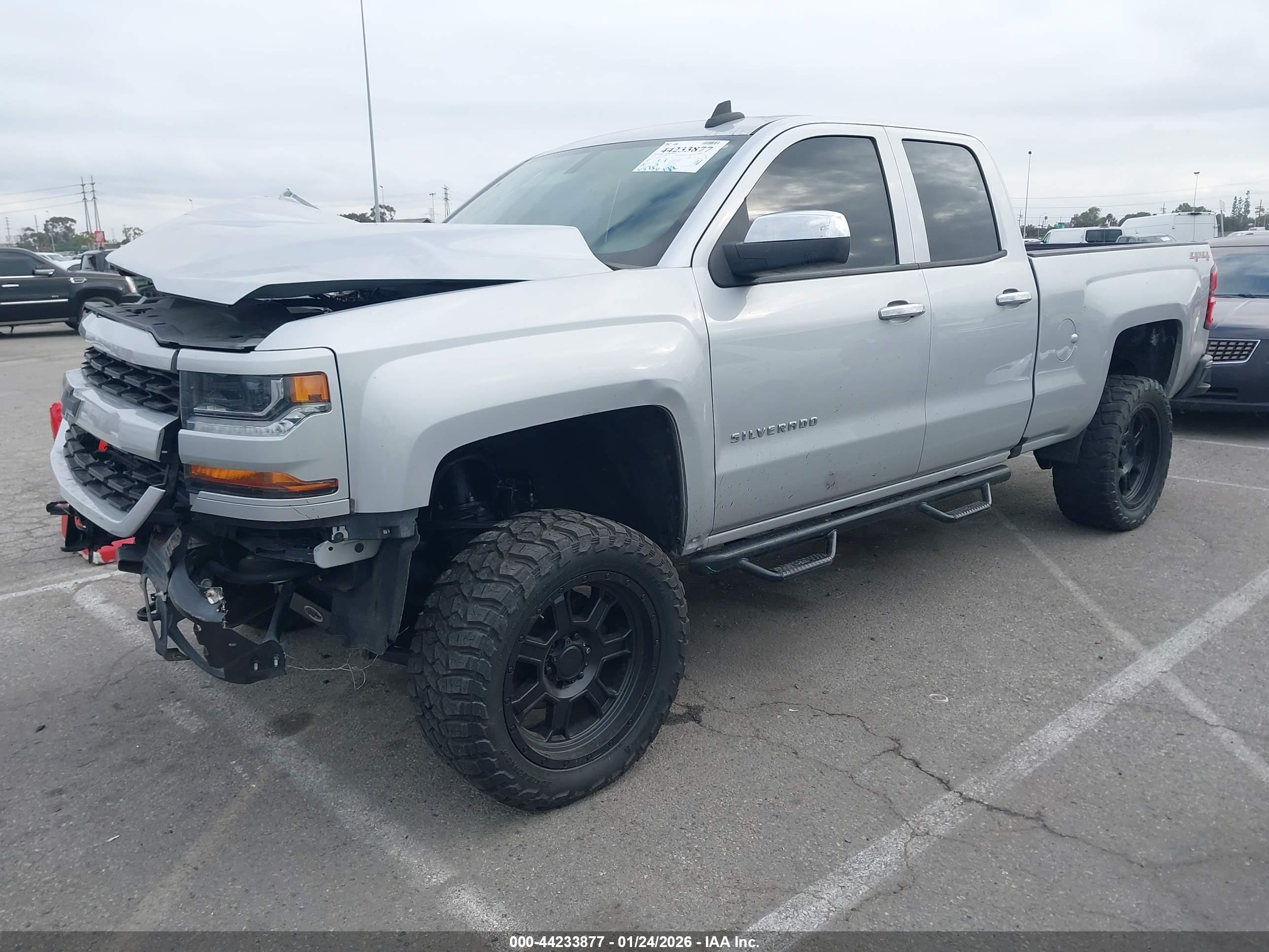 CHEVROLET SILVERADO image 2