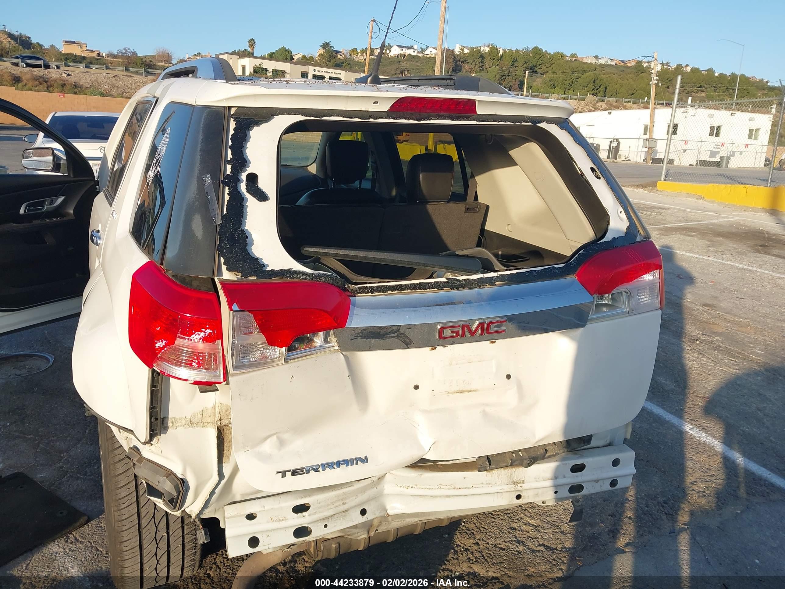 GMC TERRAIN image 6