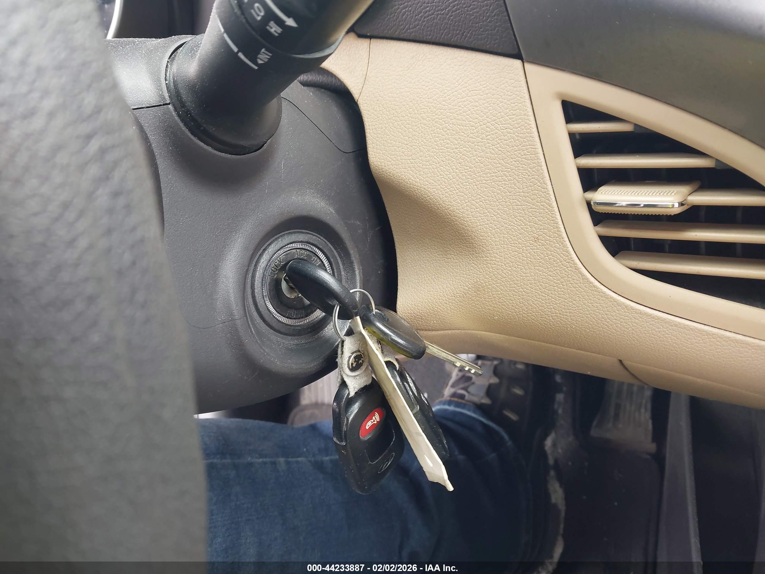 HYUNDAI ELANTRA image 11