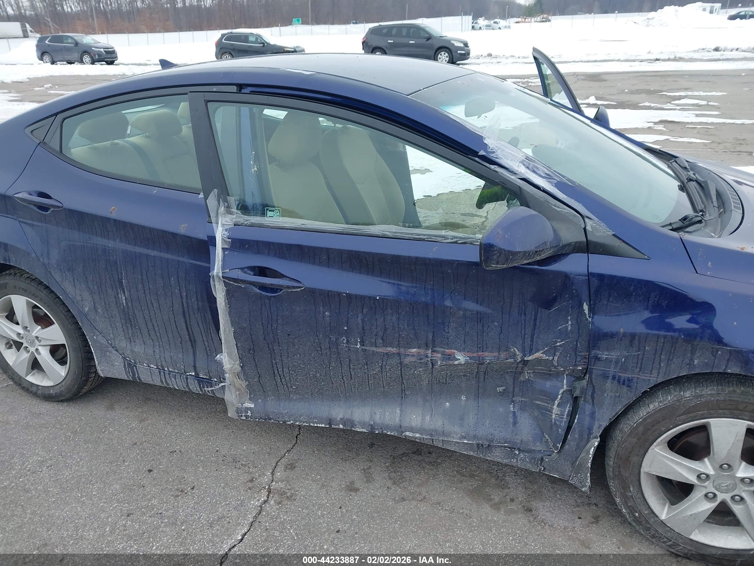 HYUNDAI ELANTRA image 6