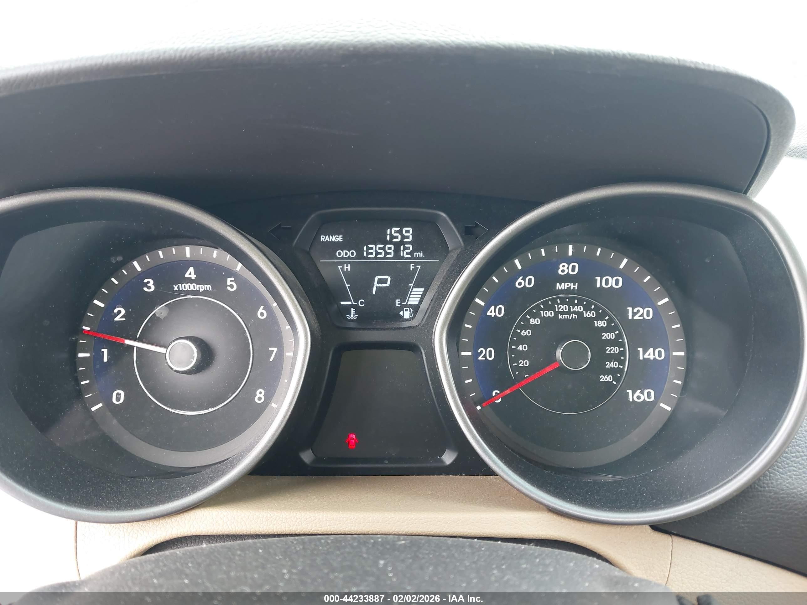 HYUNDAI ELANTRA image 7