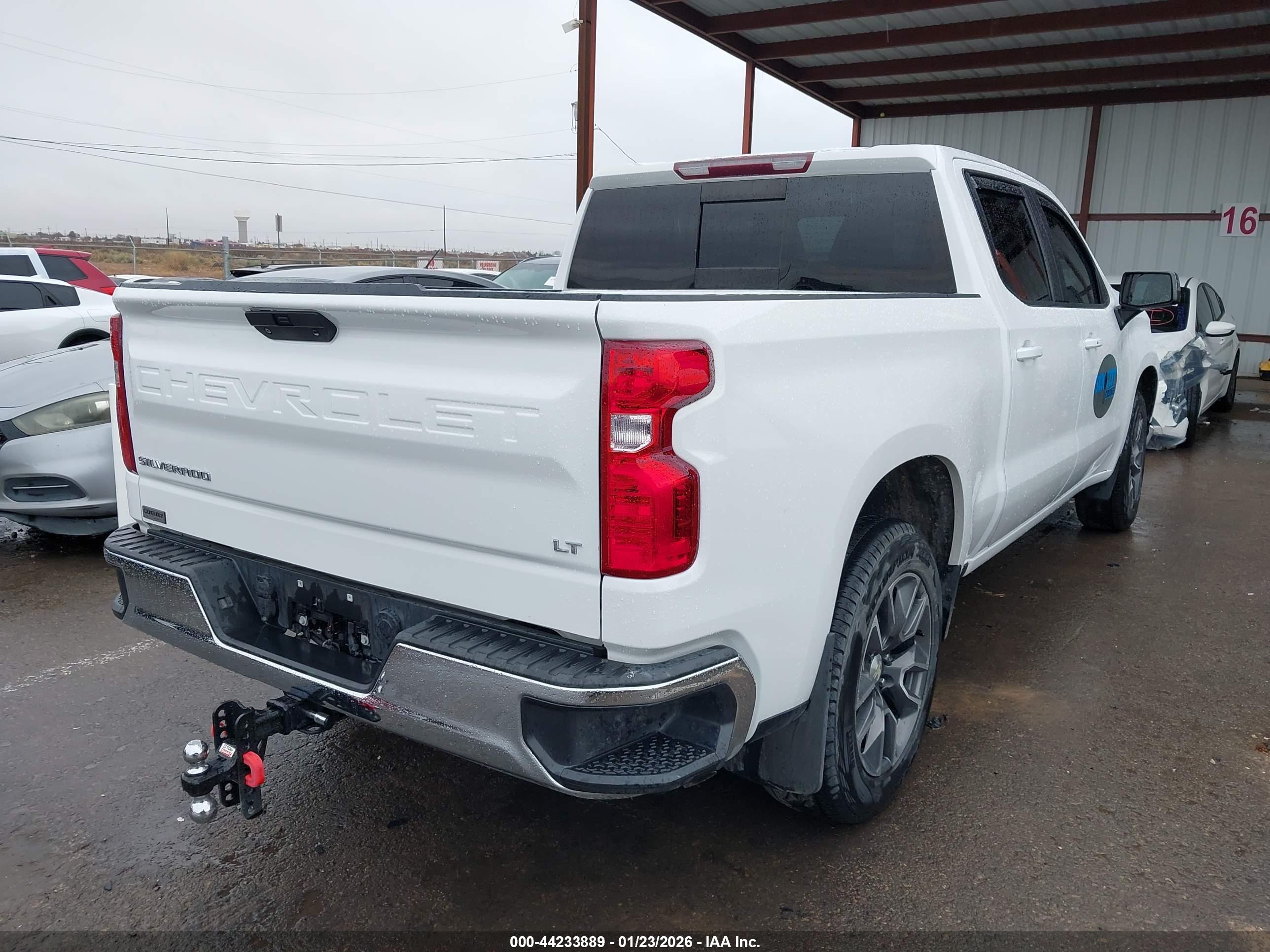 CHEVROLET SILVERADO image 4