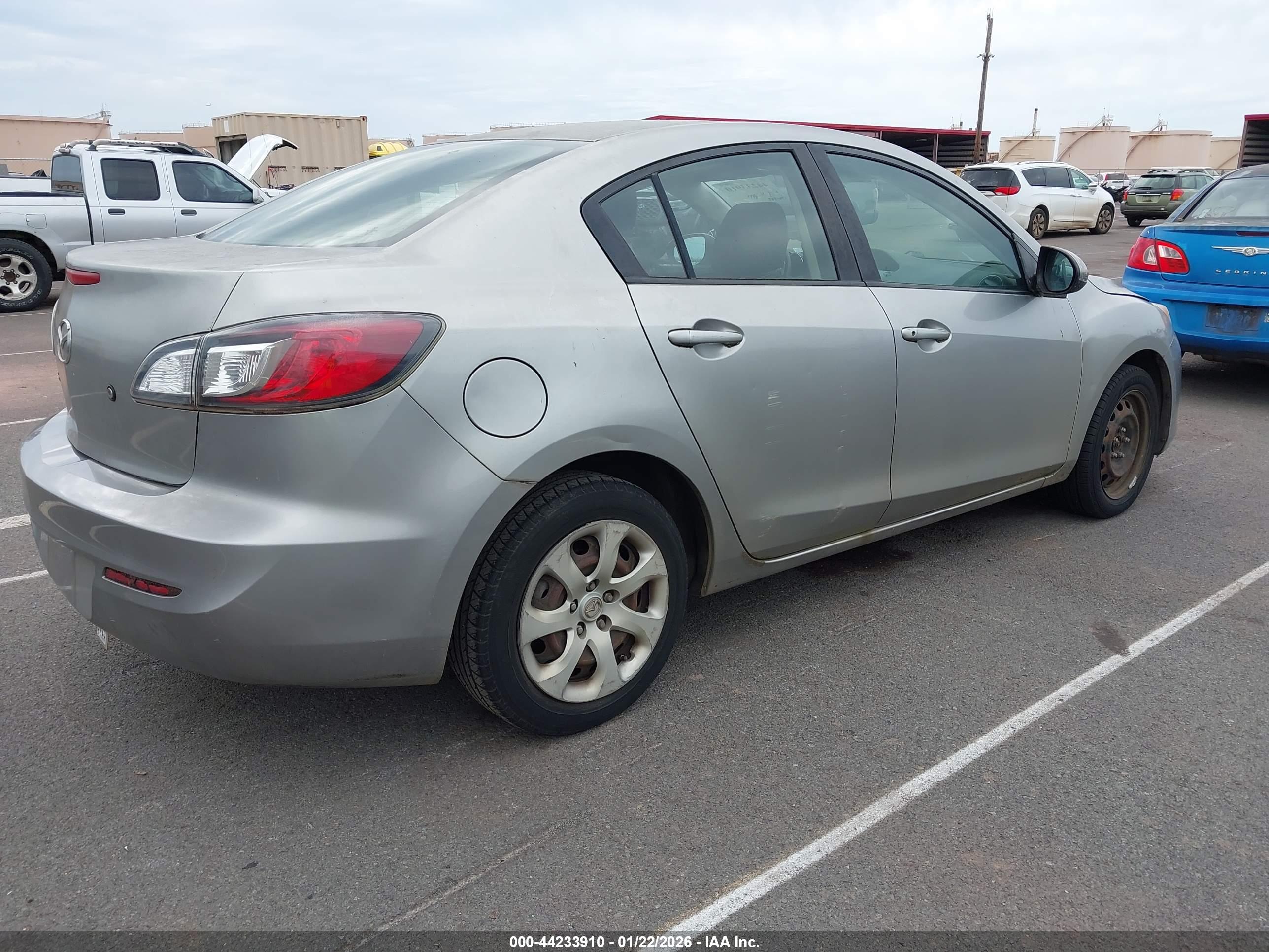 MAZDA MAZDA3 image 4