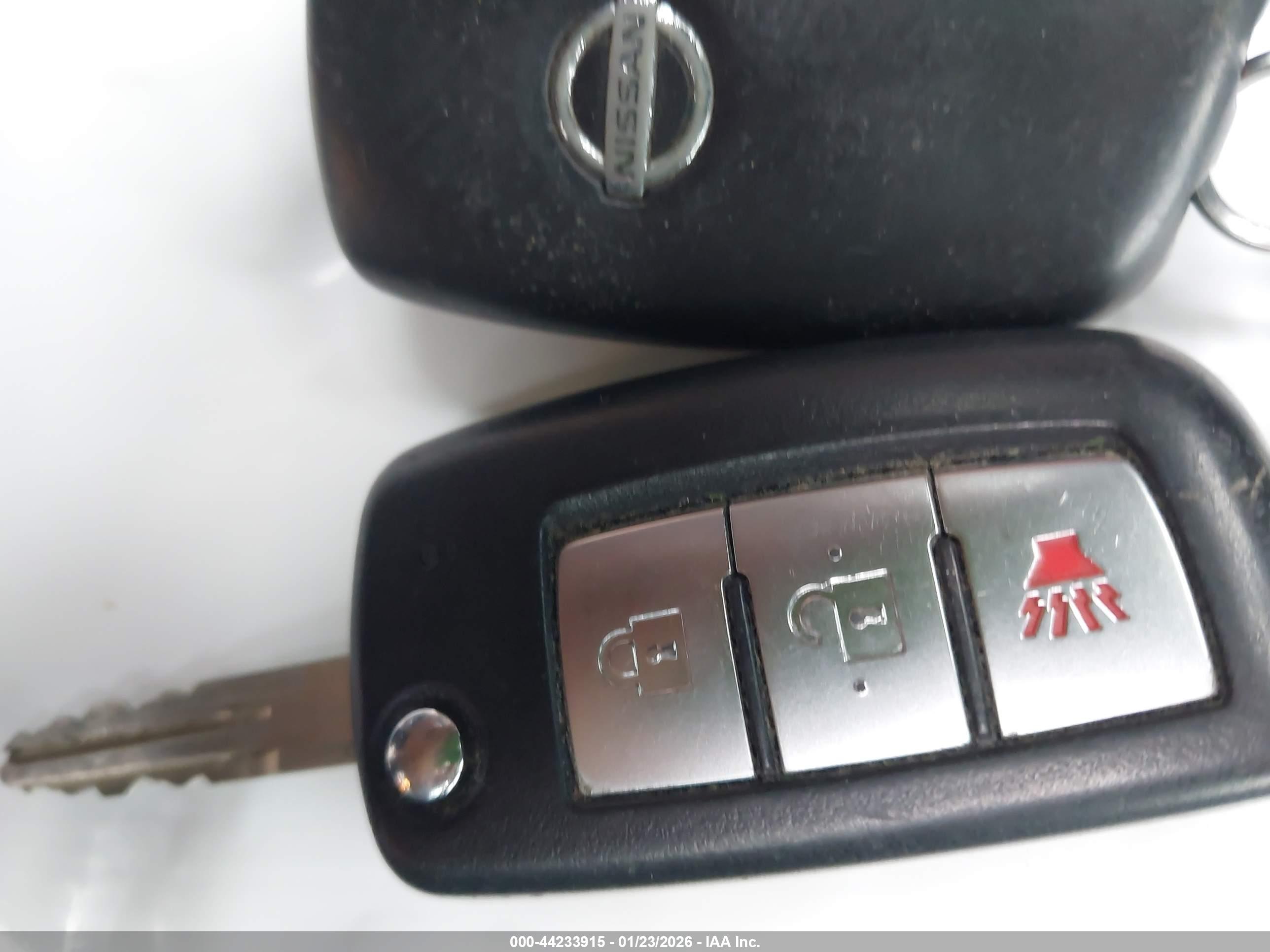 NISSAN ROGUE image 11