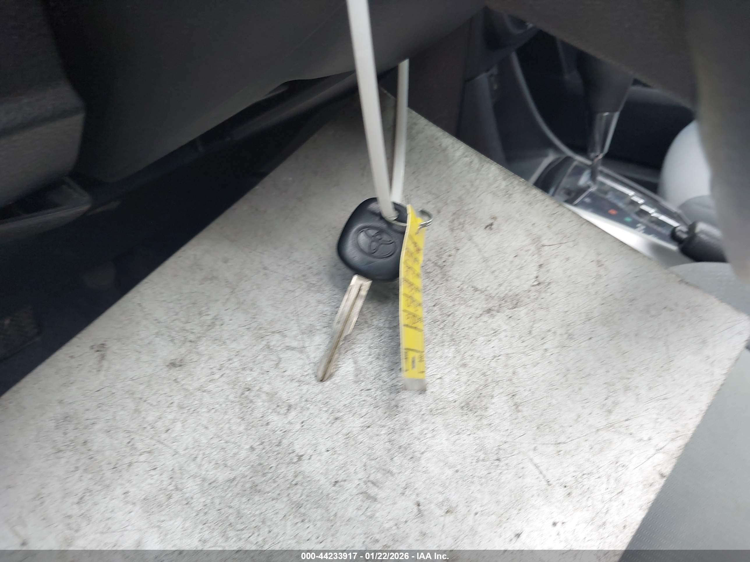 TOYOTA COROLLA image 11