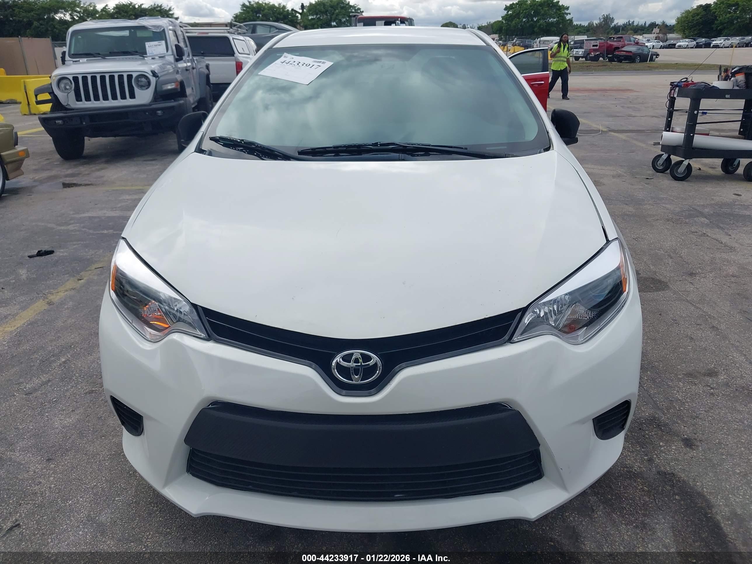 TOYOTA COROLLA image 6