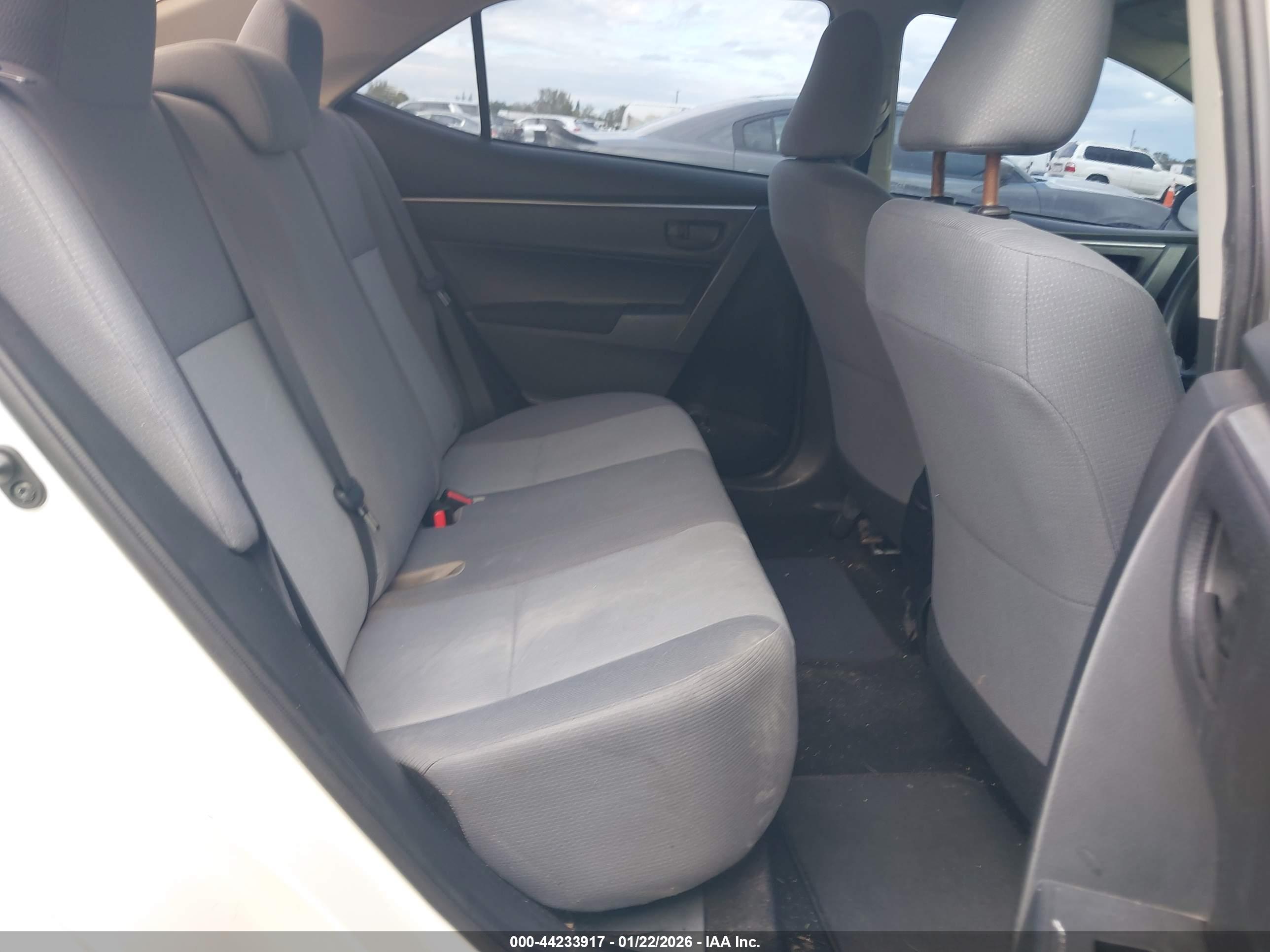 TOYOTA COROLLA image 8