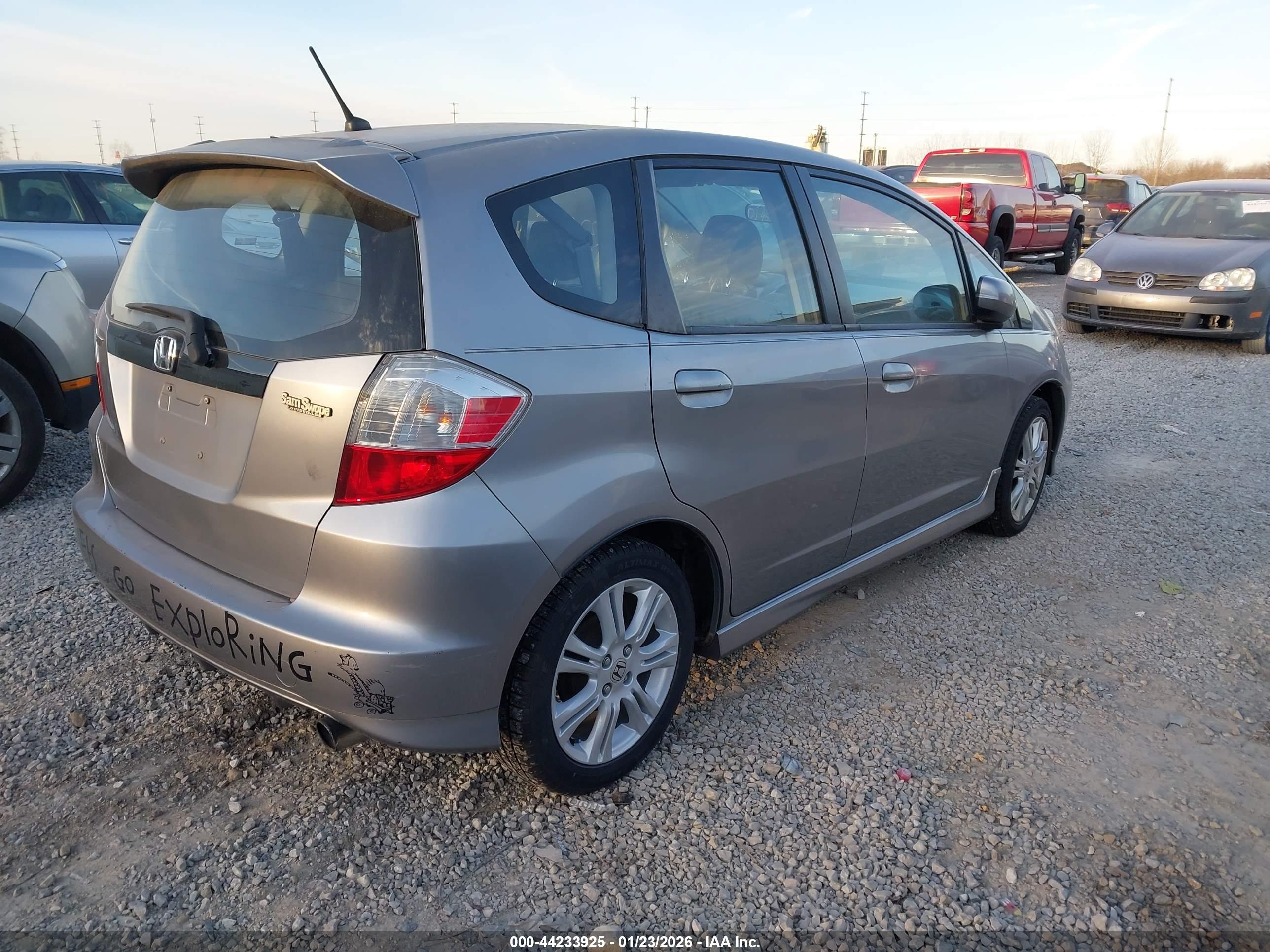 HONDA FIT image 4