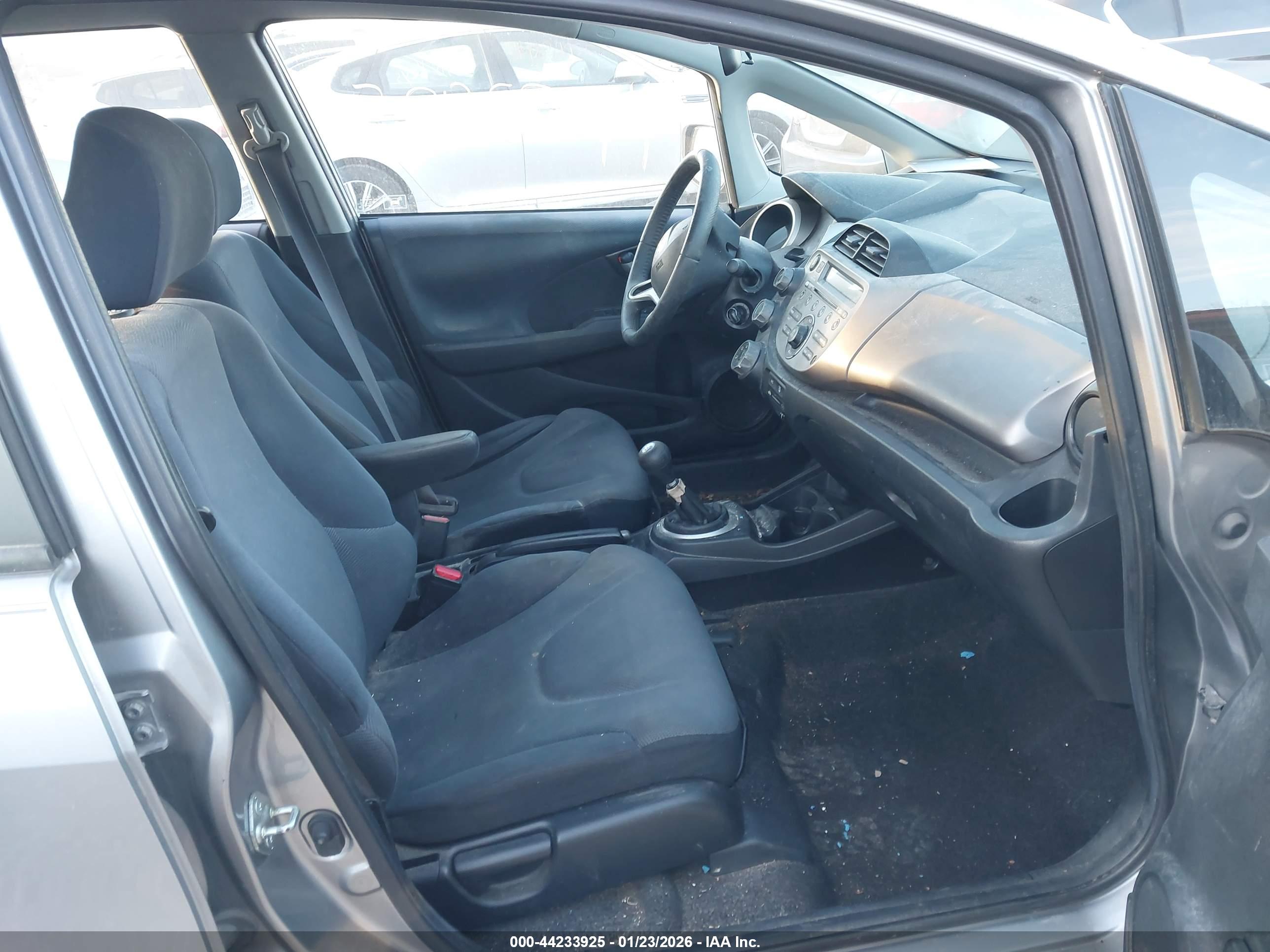 HONDA FIT image 5