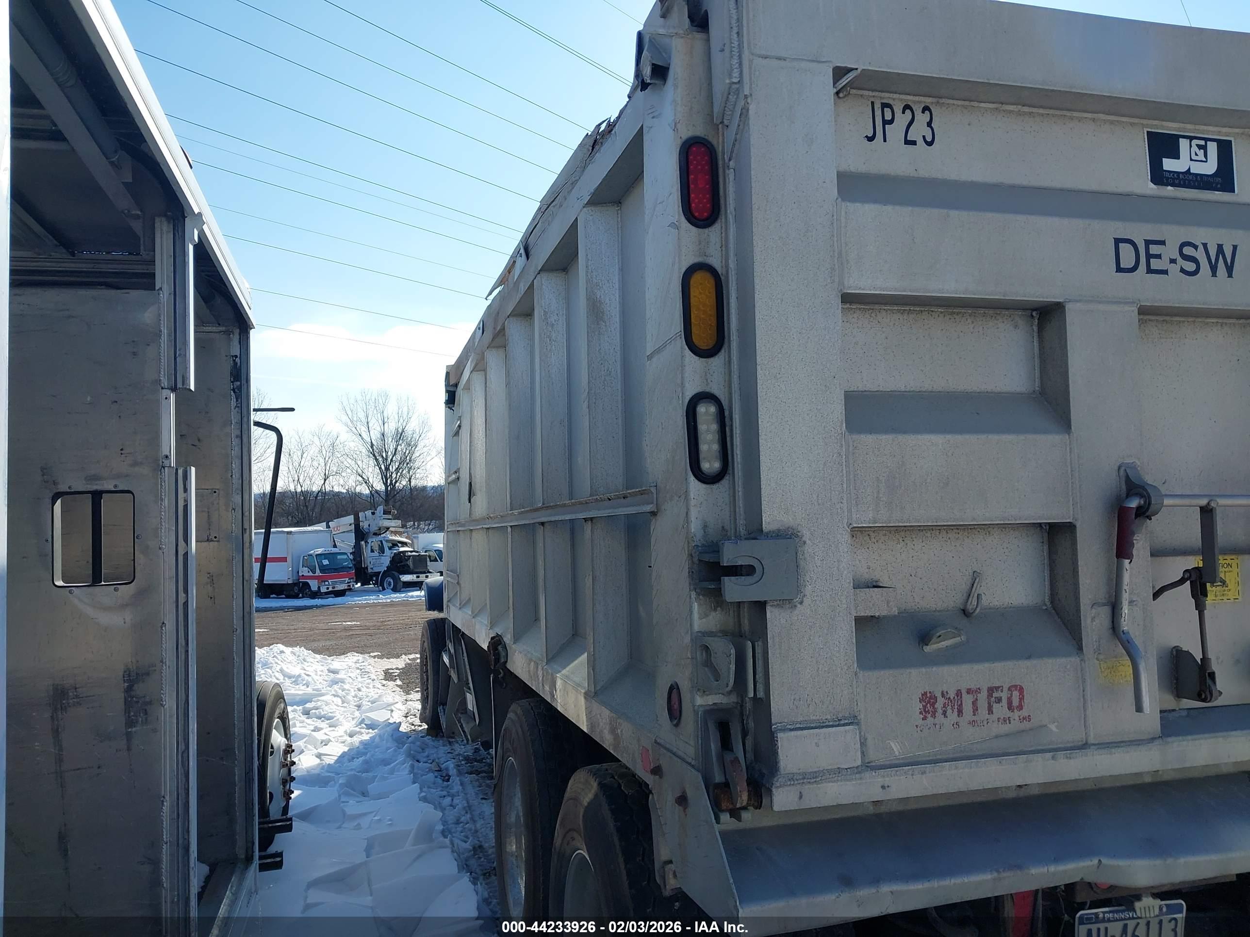PETERBILT 365 image 3