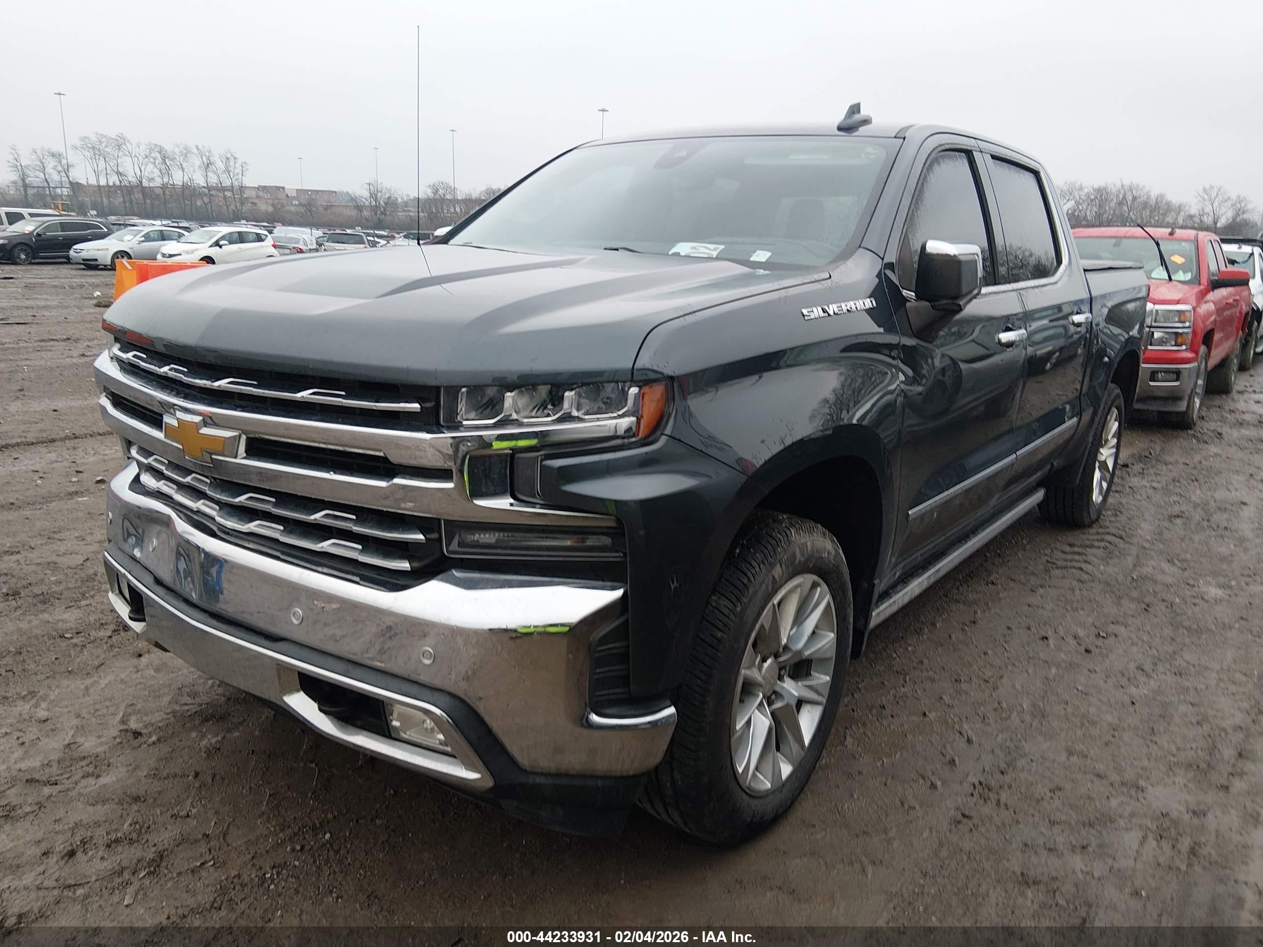 CHEVROLET SILVERADO image 2