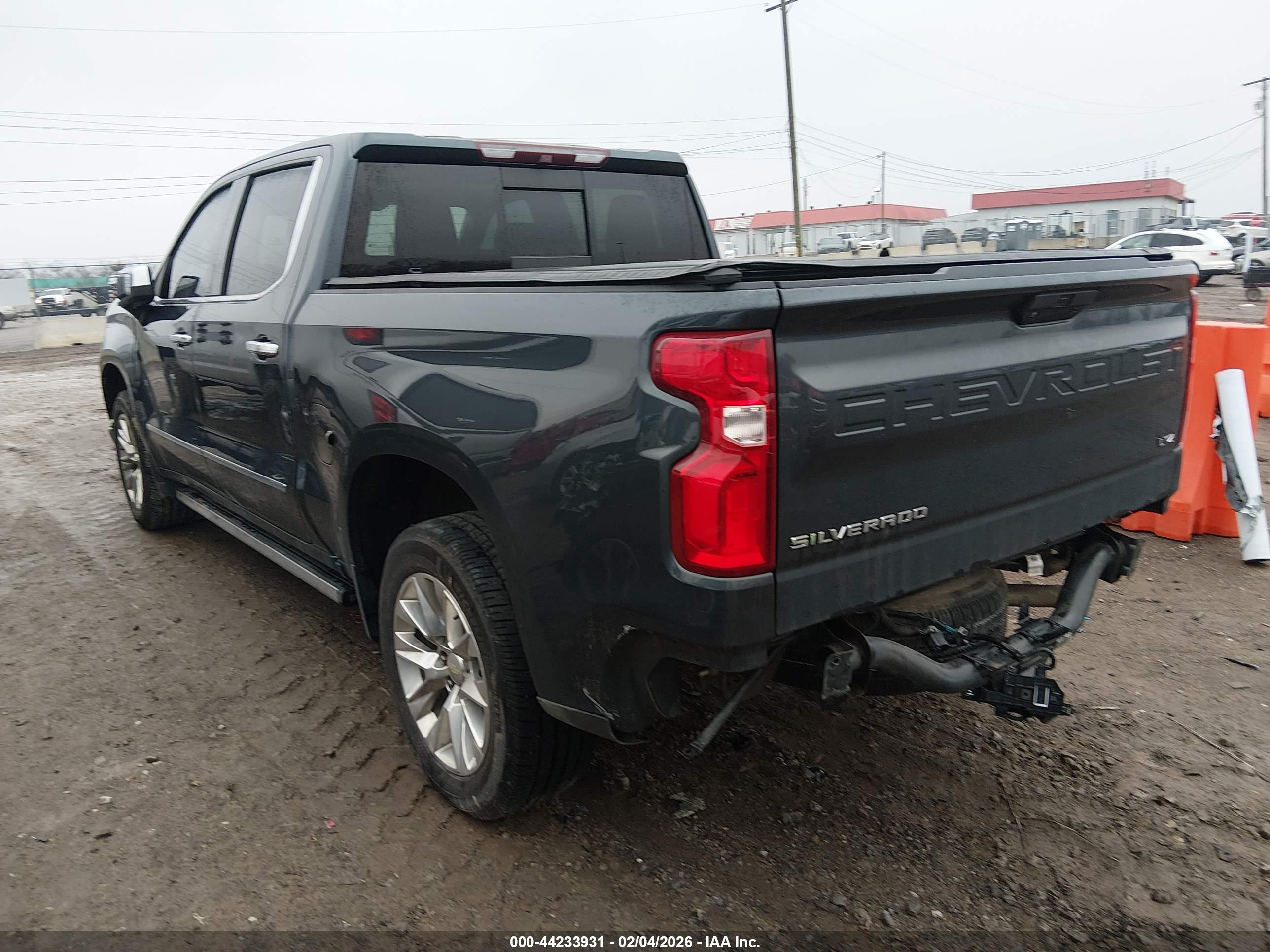 CHEVROLET SILVERADO image 3