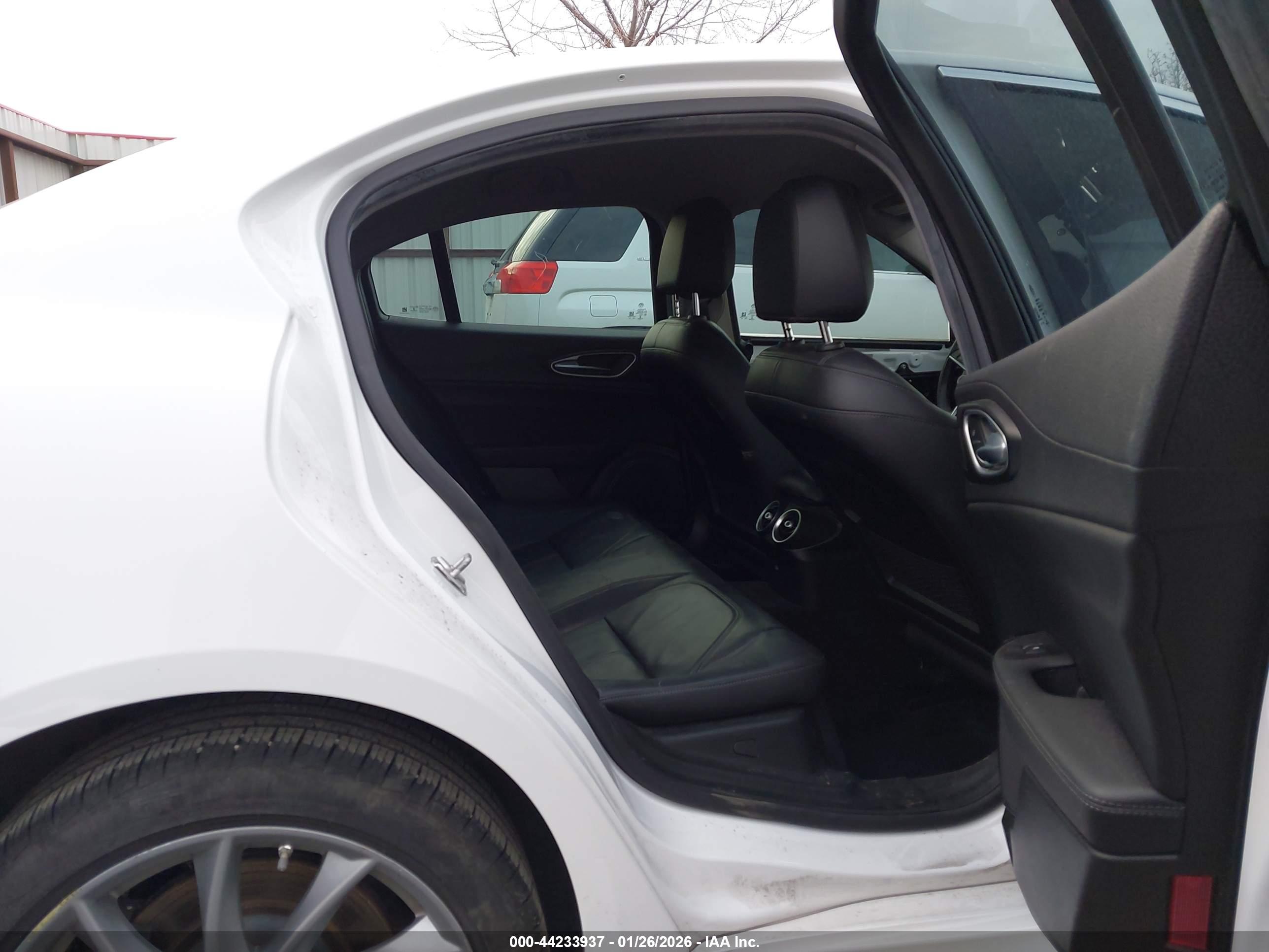 ALFA ROMEO image 8