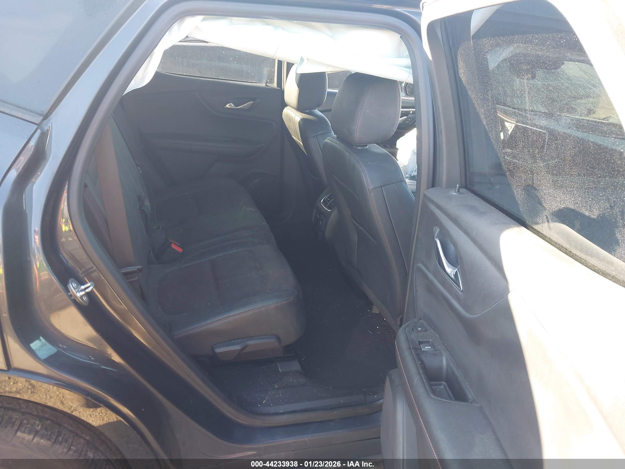 CHEVROLET BLAZER image 8