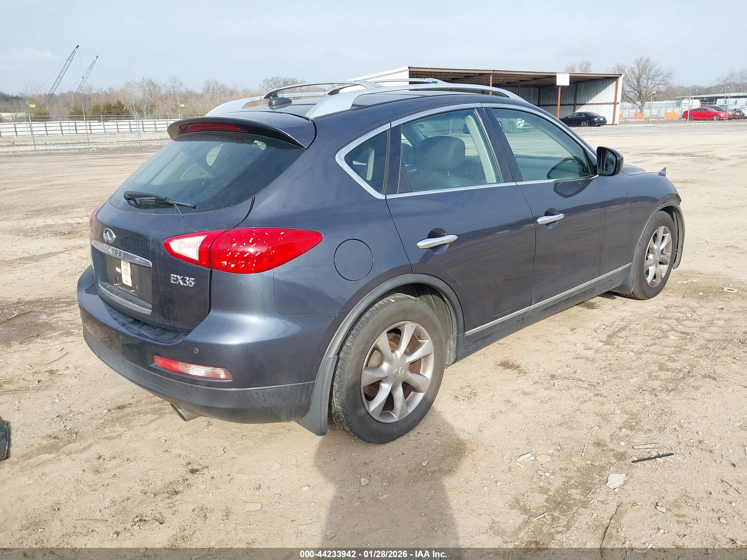 INFINITI EX35 image 4
