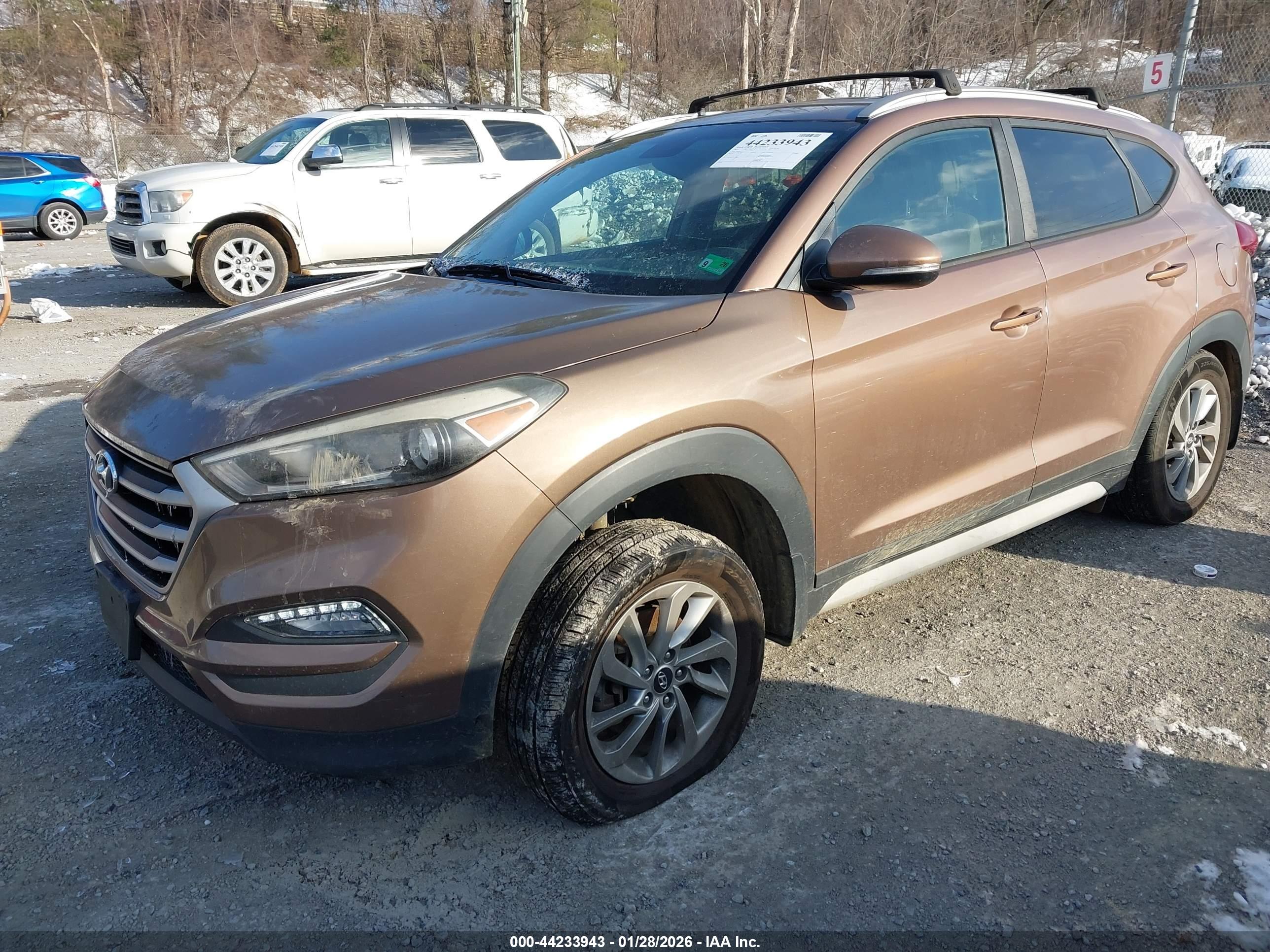 HYUNDAI TUCSON image 2