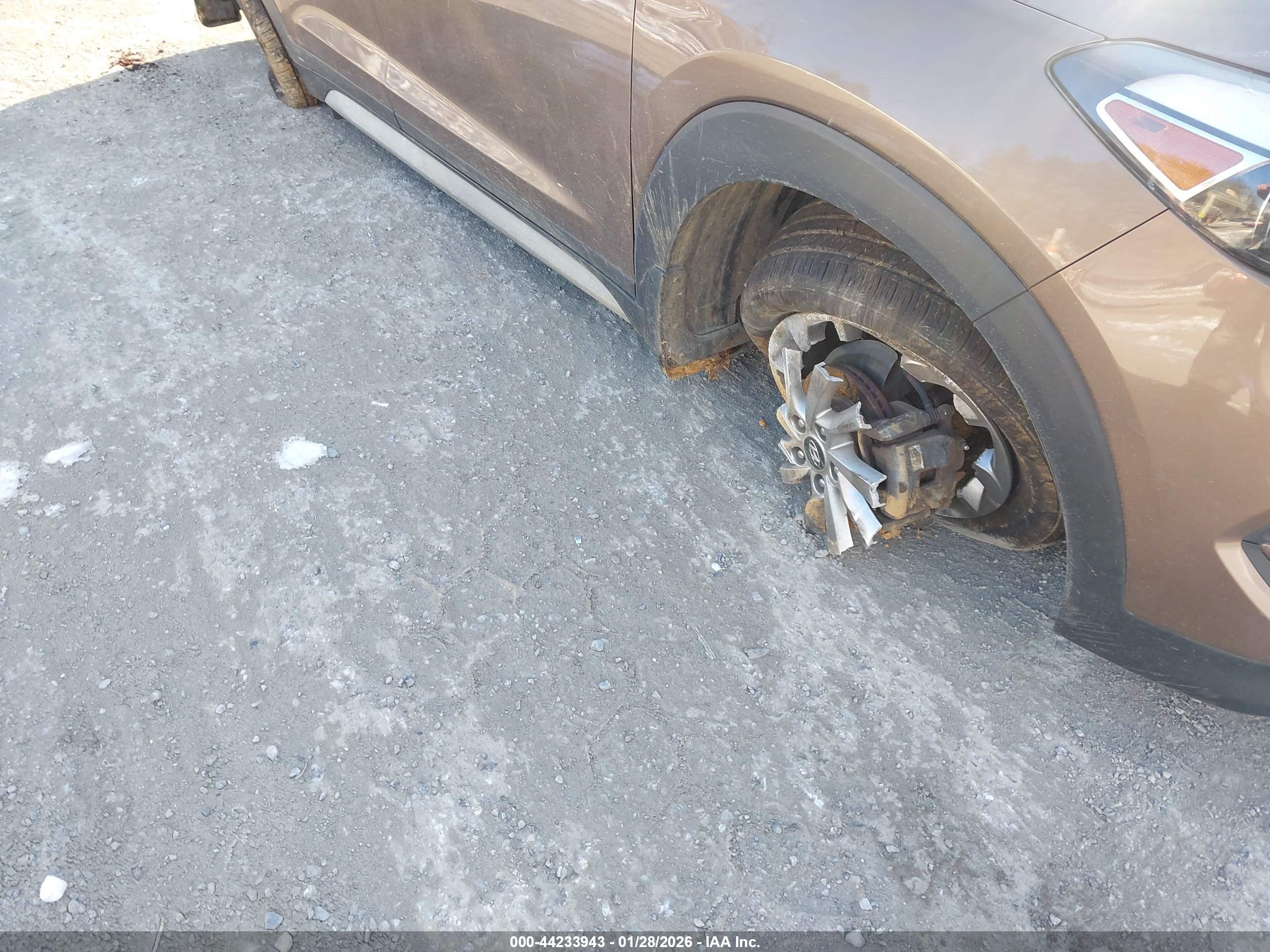 HYUNDAI TUCSON image 6