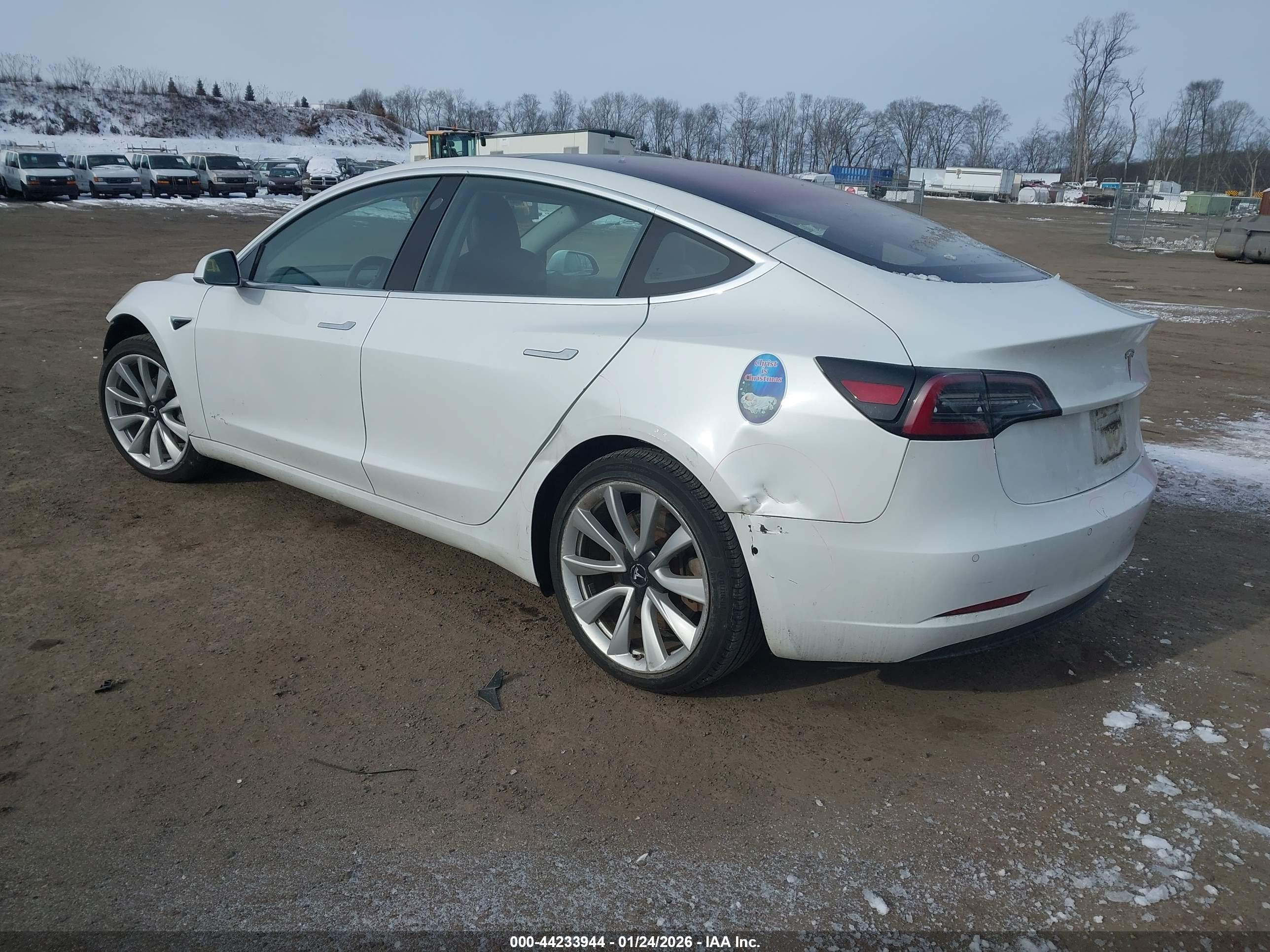 TESLA MODEL image 3