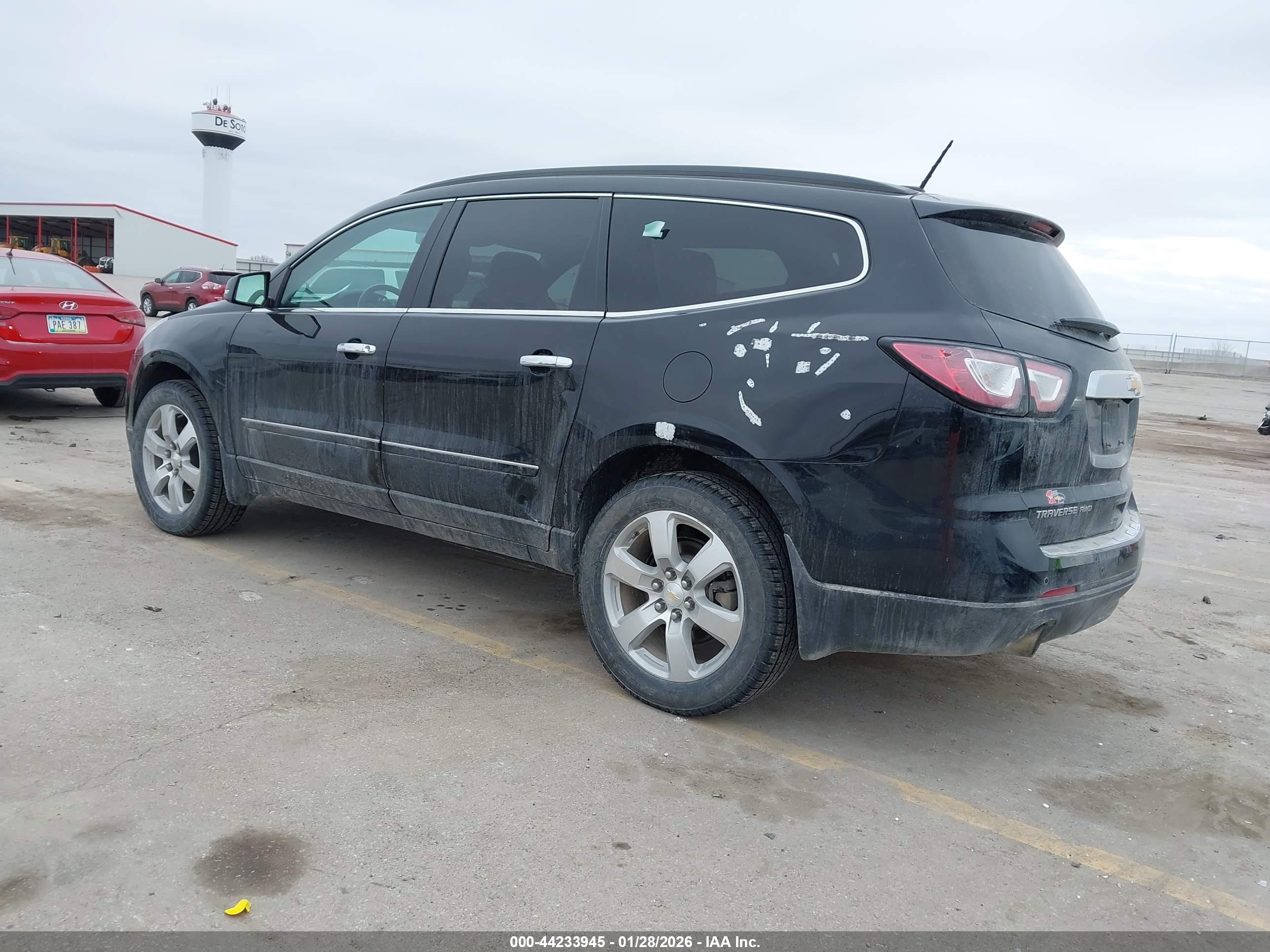 CHEVROLET TRAVERSE image 3