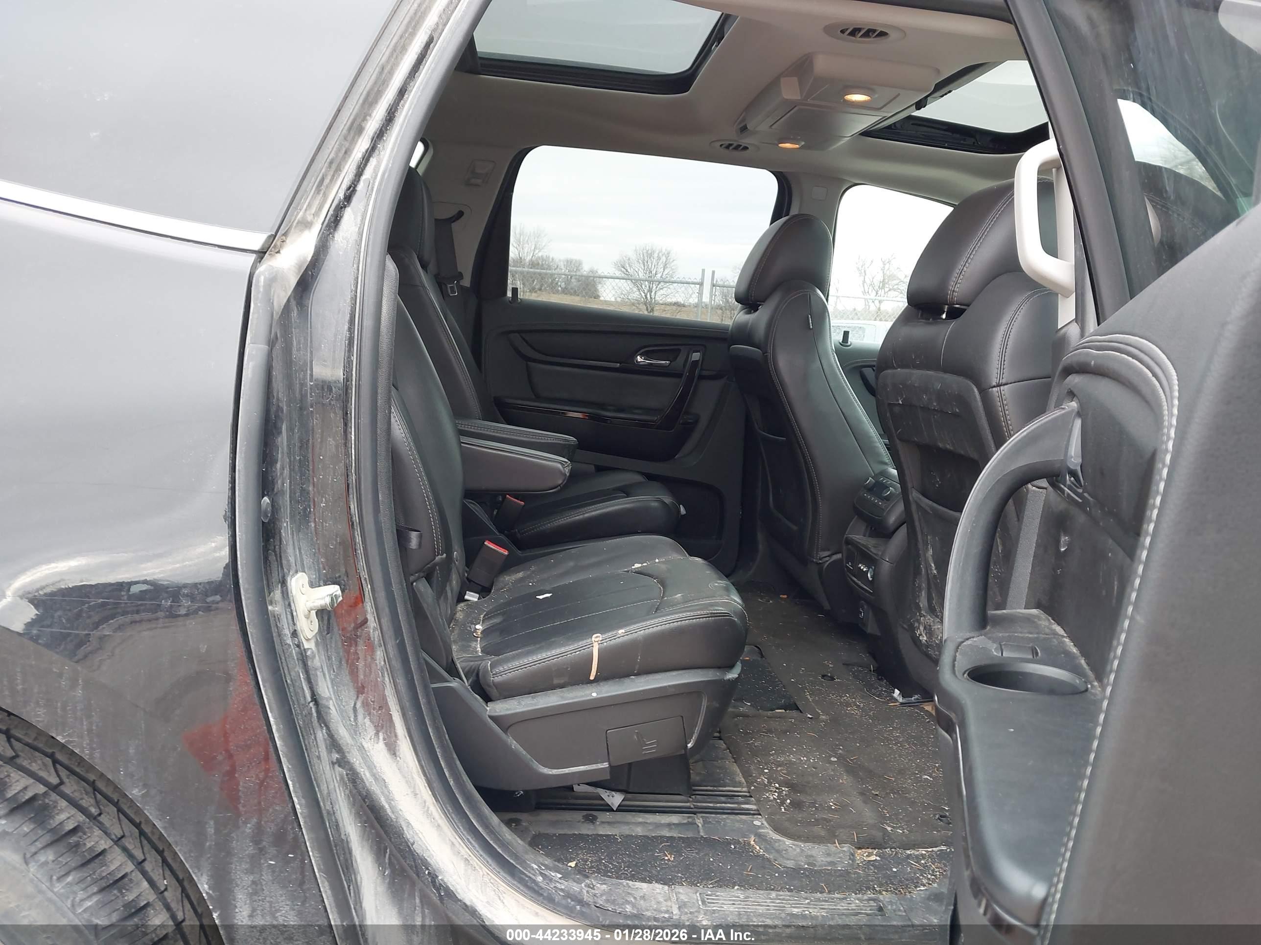 CHEVROLET TRAVERSE image 8