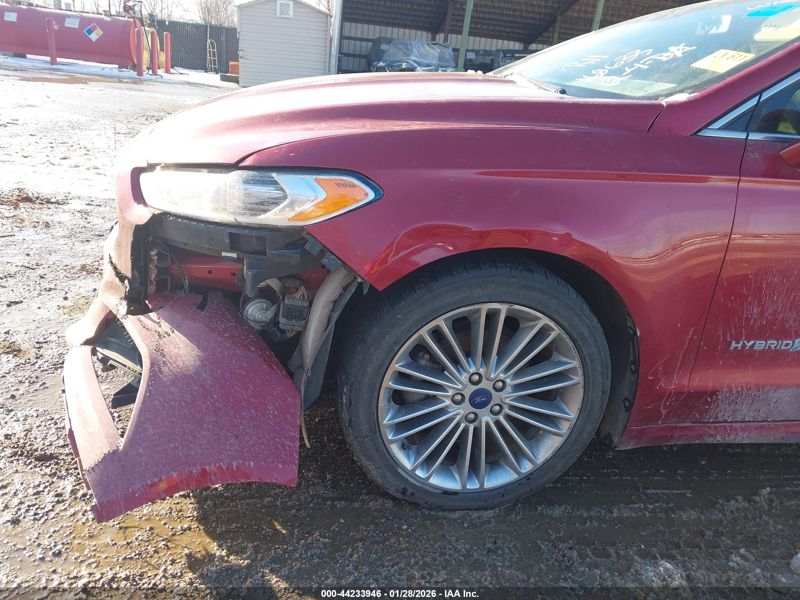 FORD FUSION image 6