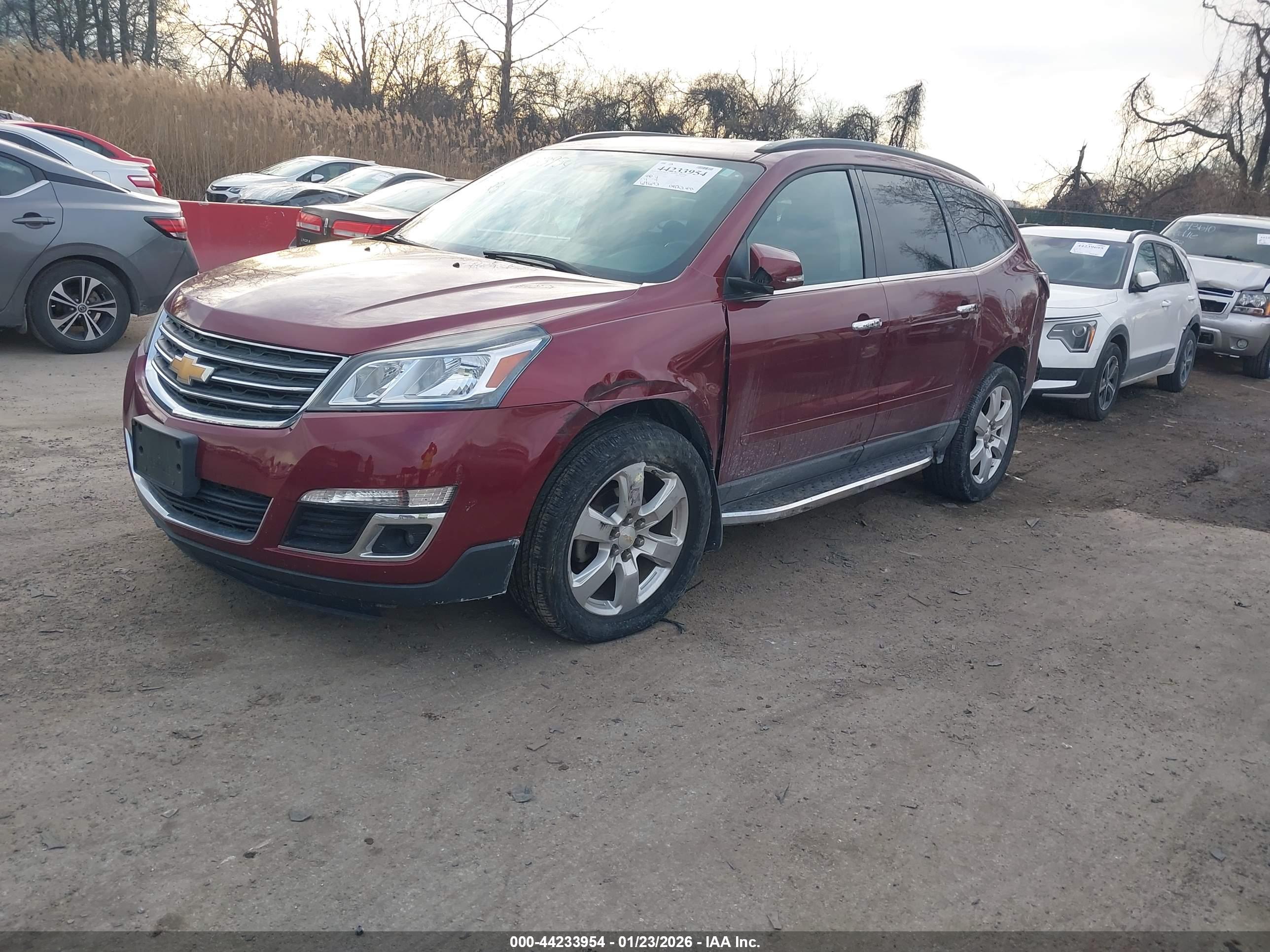 CHEVROLET TRAVERSE image 2