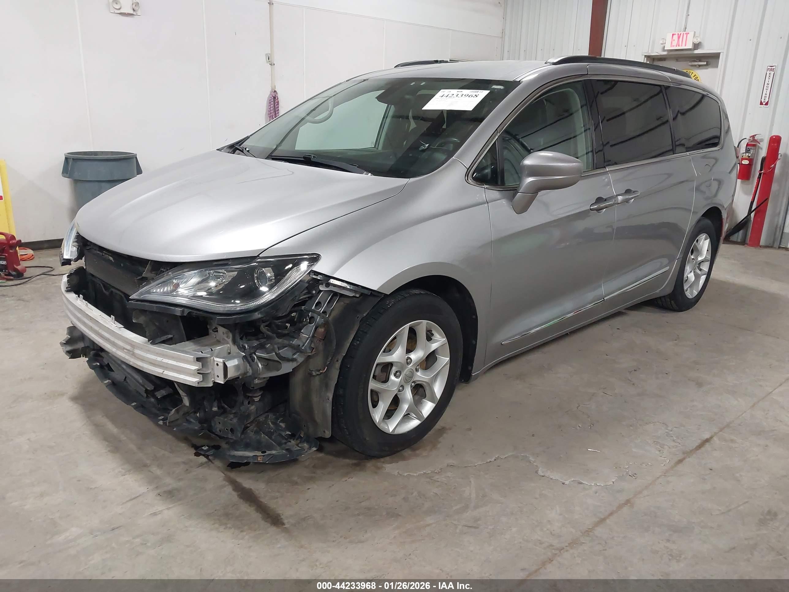 CHRYSLER PACIFICA image 2