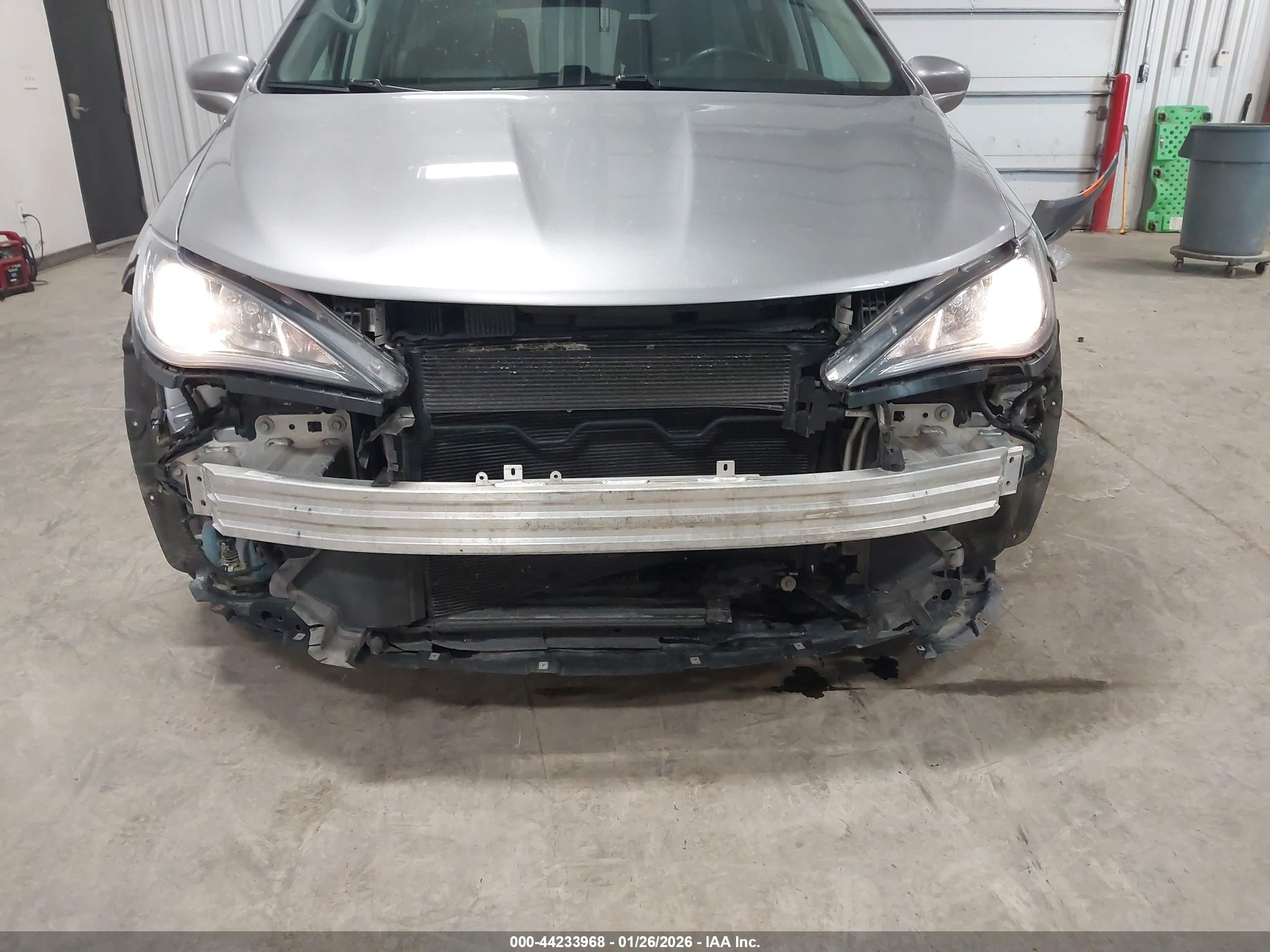 CHRYSLER PACIFICA image 6