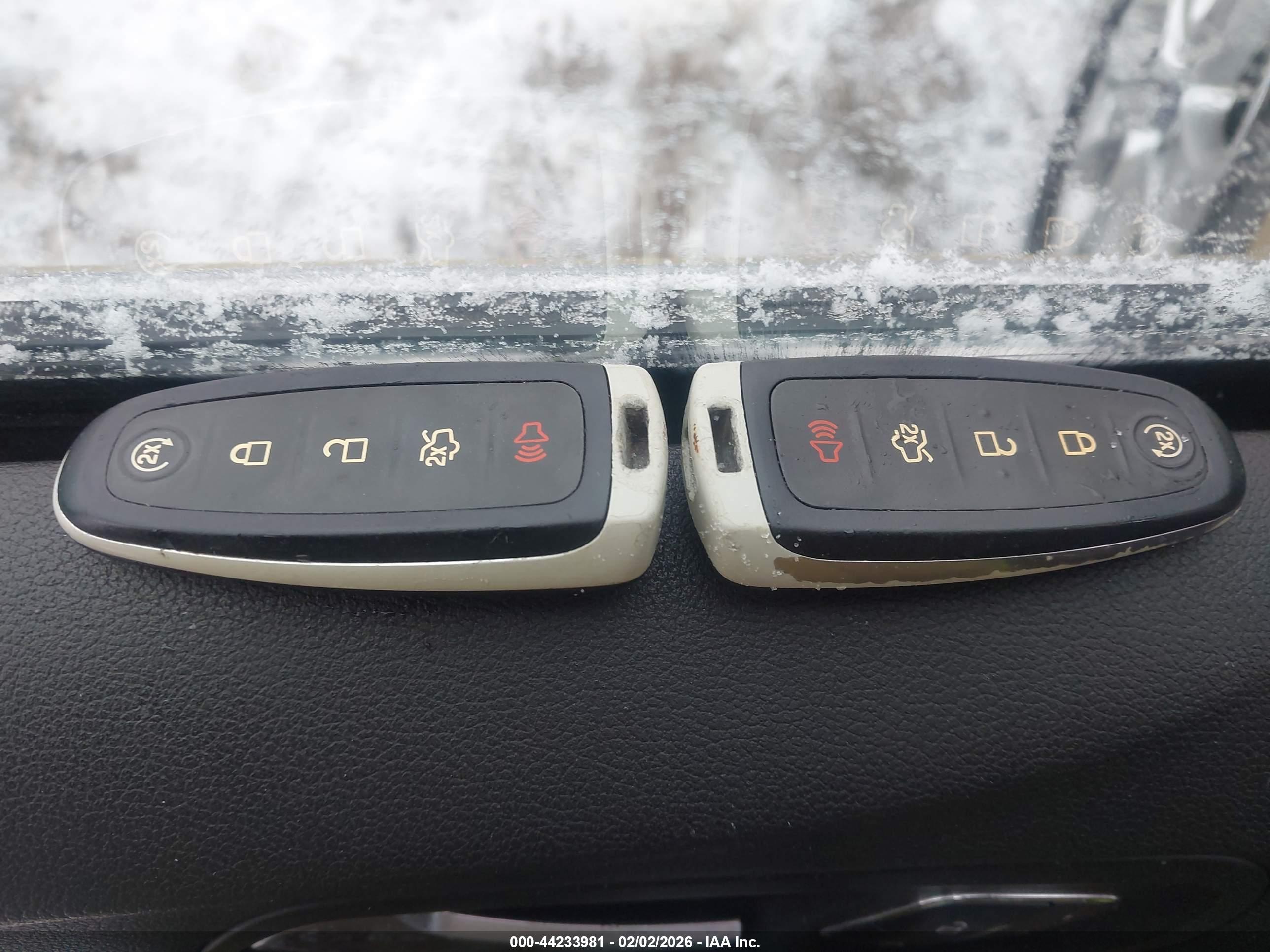FORD ESCAPE image 11