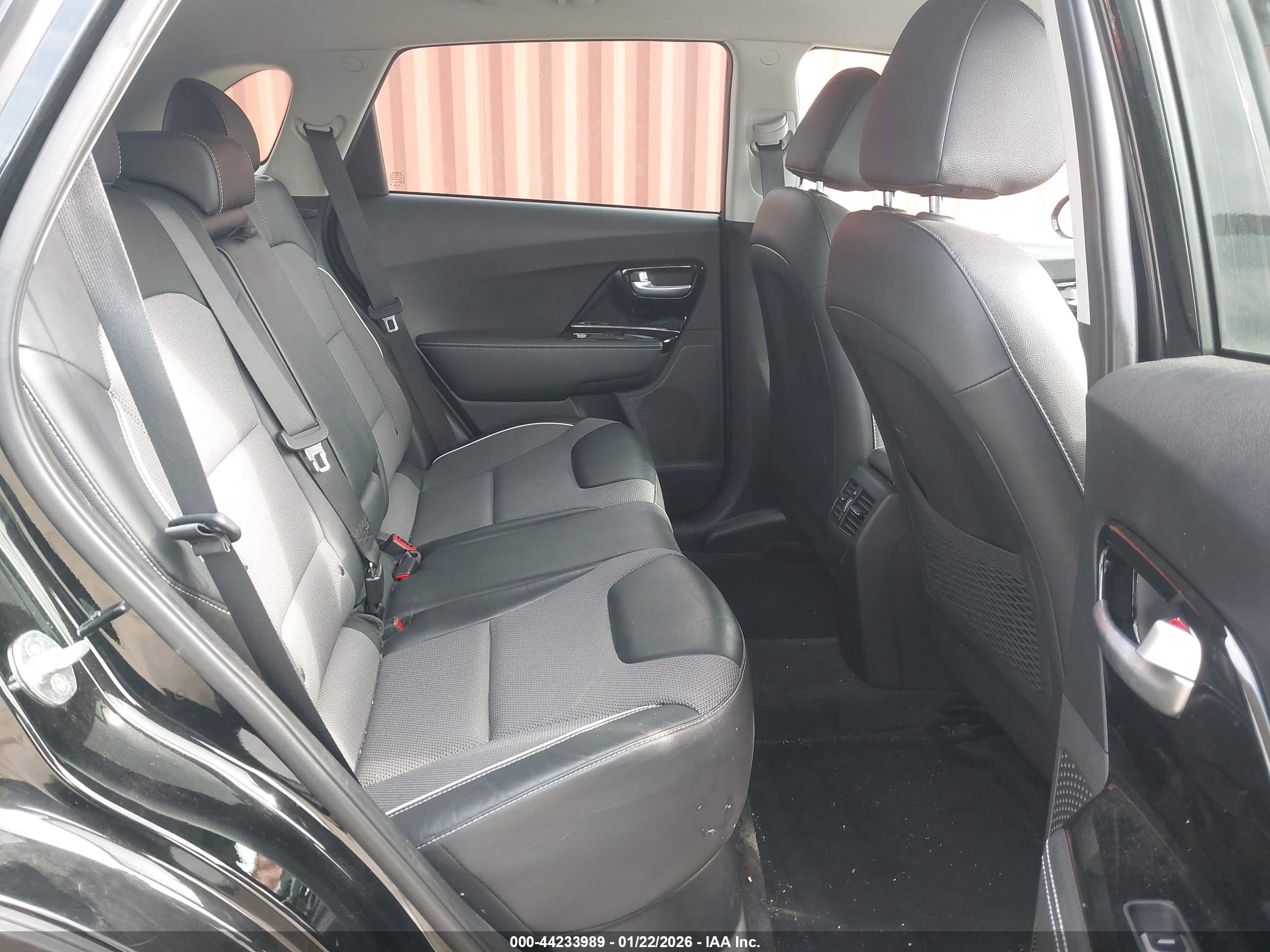 KIA NIRO image 8